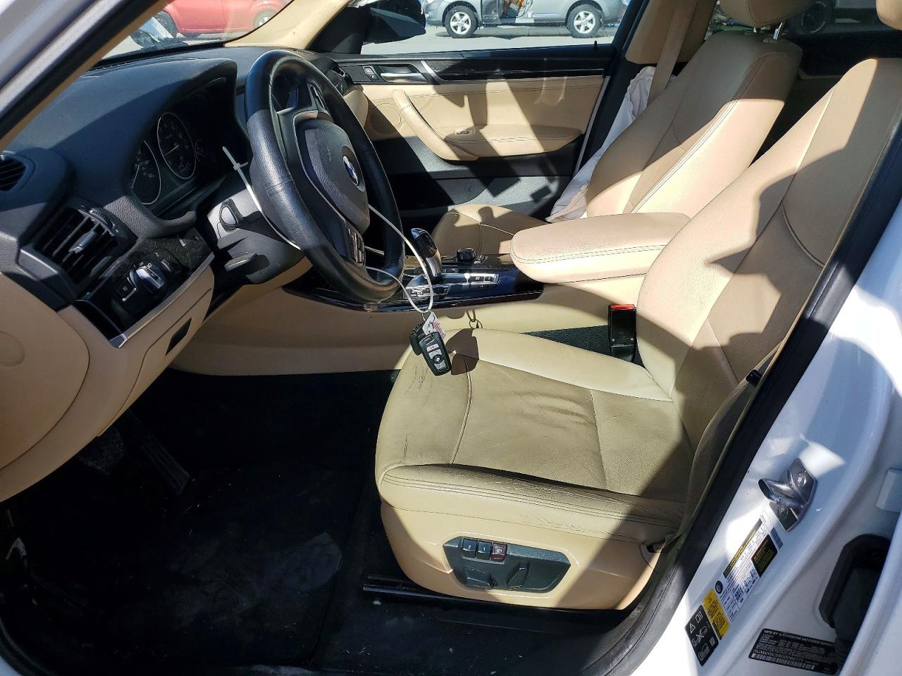 2016 Bmw X3 Xdrive28i Белый vin: 5UXWX9C59G0D86771