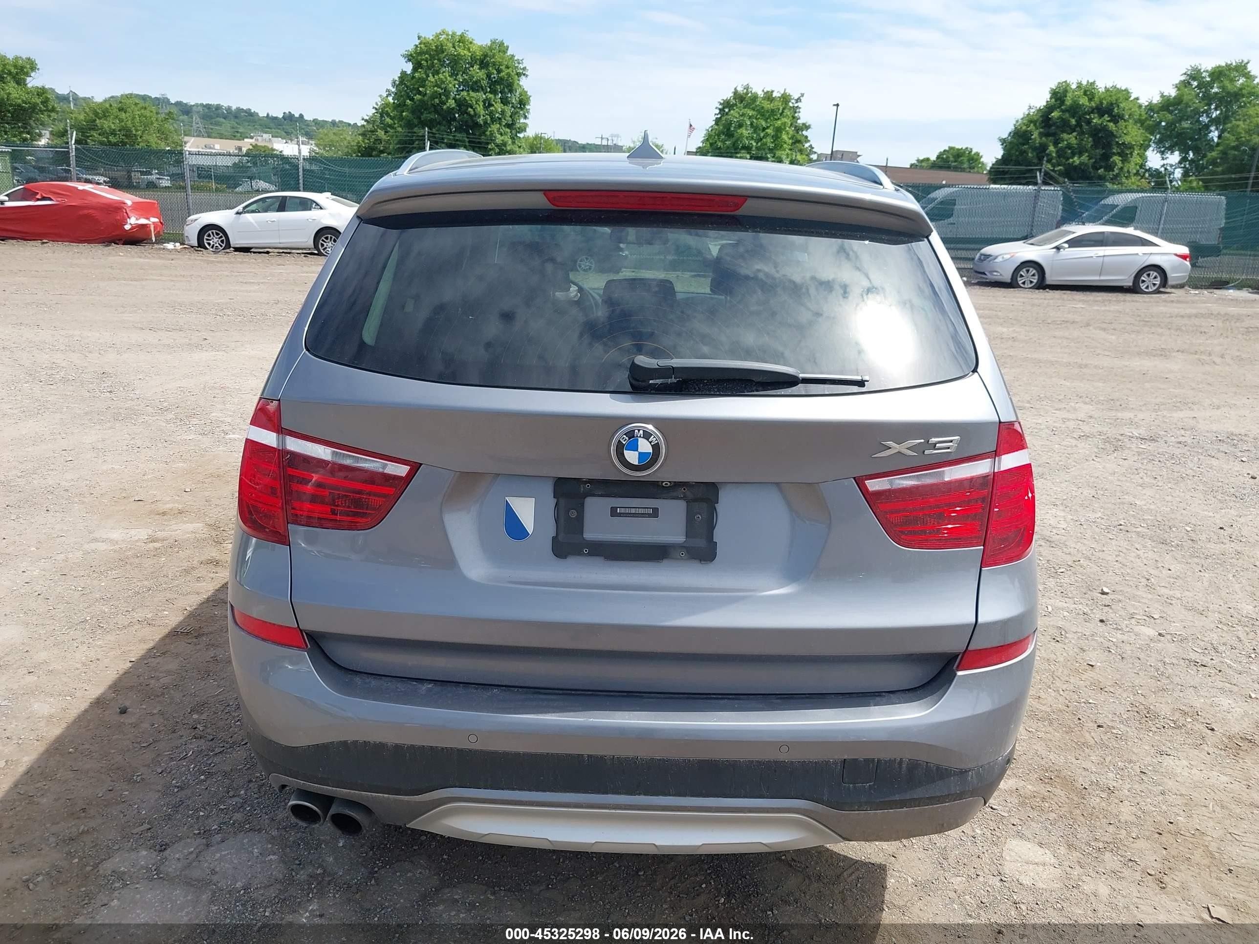 2015 Bmw X3 Xdrive28i Silver vin: 5UXWX9C5XF0D44818
