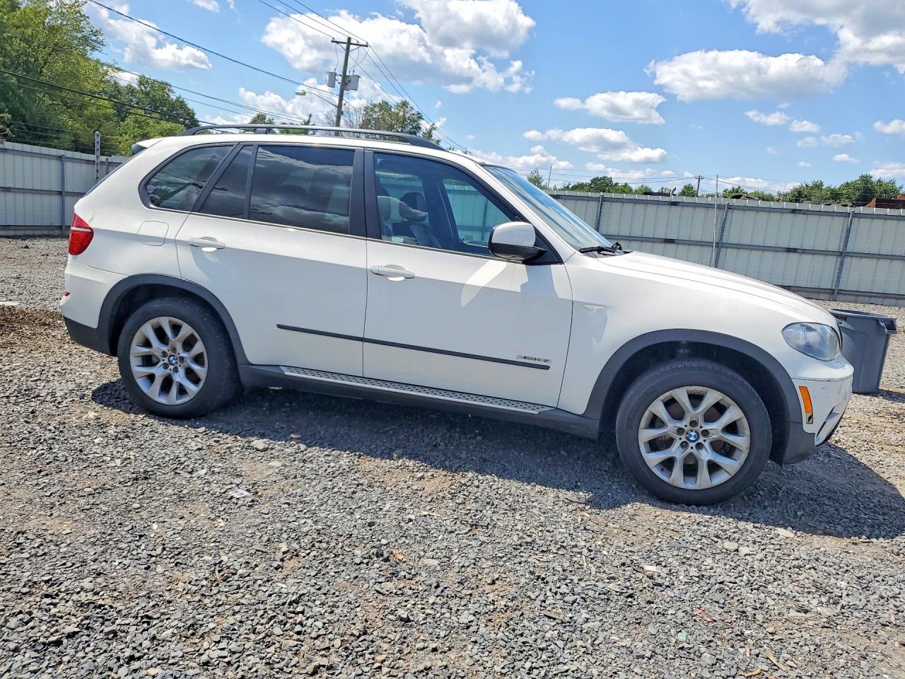 2012 Bmw X5 Xdrive35i White vin: 5UXZV4C52CL752484