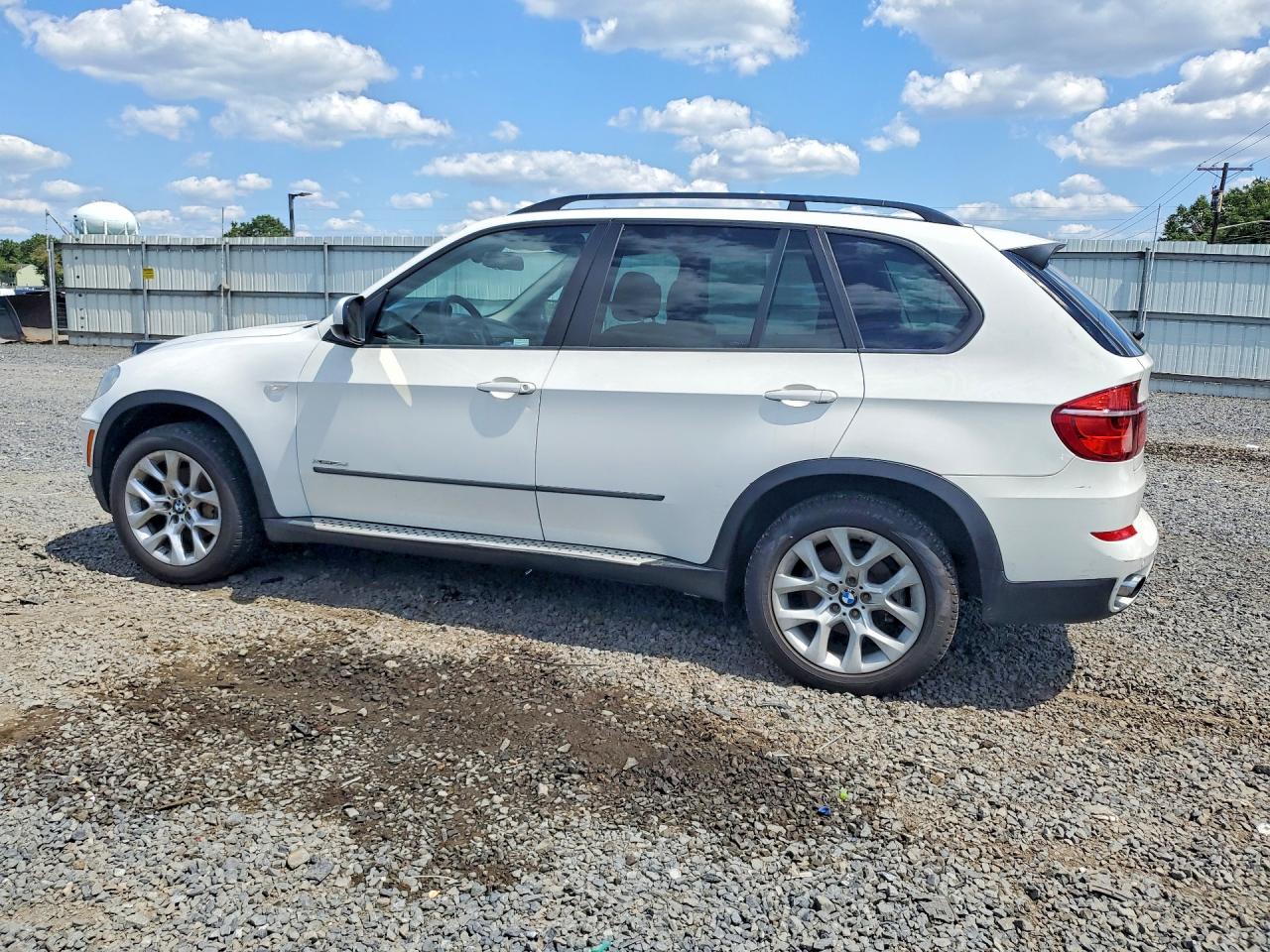 2012 Bmw X5 Xdrive35i White vin: 5UXZV4C52CL752484
