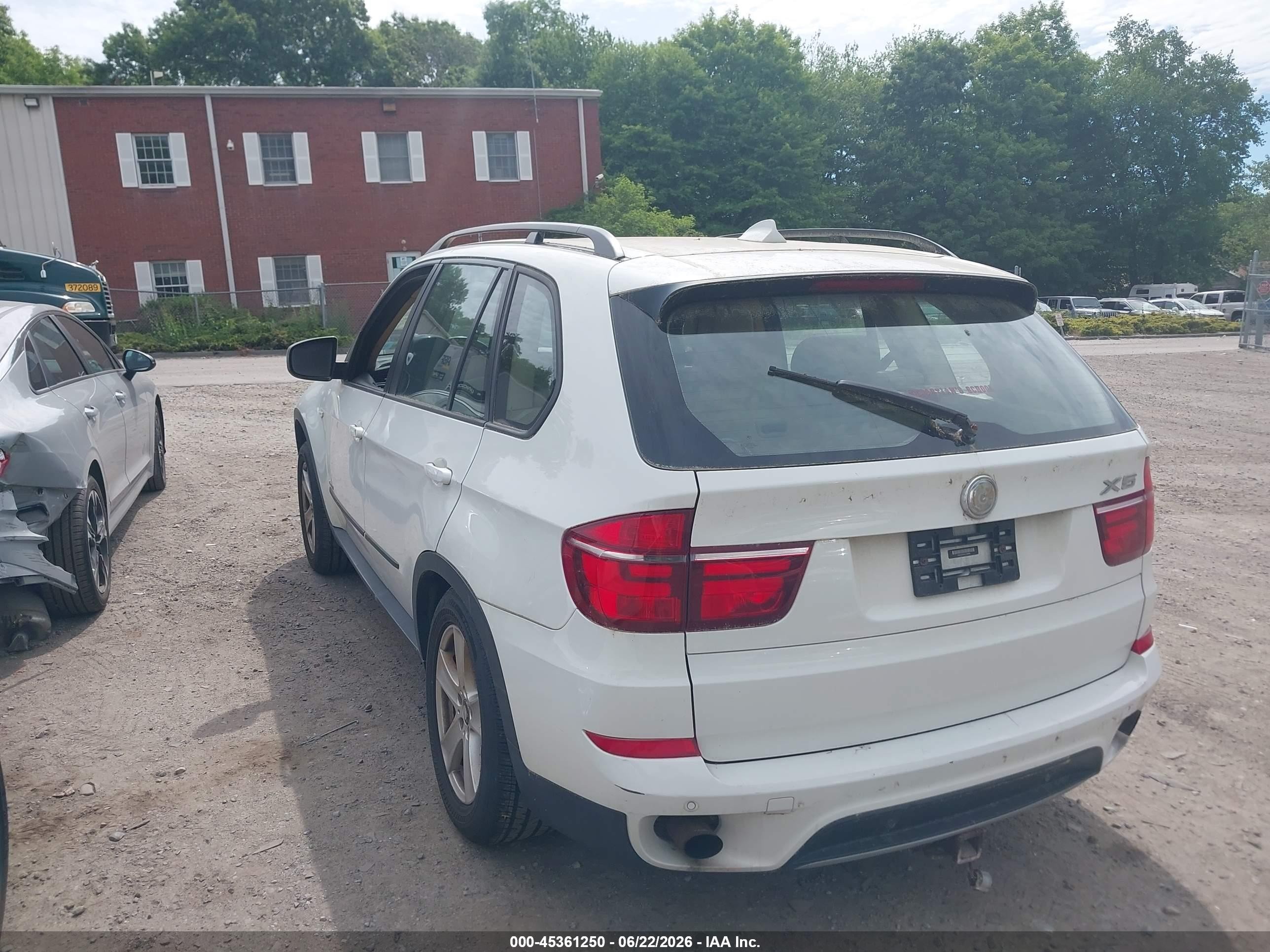 2012 Bmw X5 Xdrive35i/xdrive35i Premium/xdrive35i Sport Activity White vin: 5UXZV4C52CL754056
