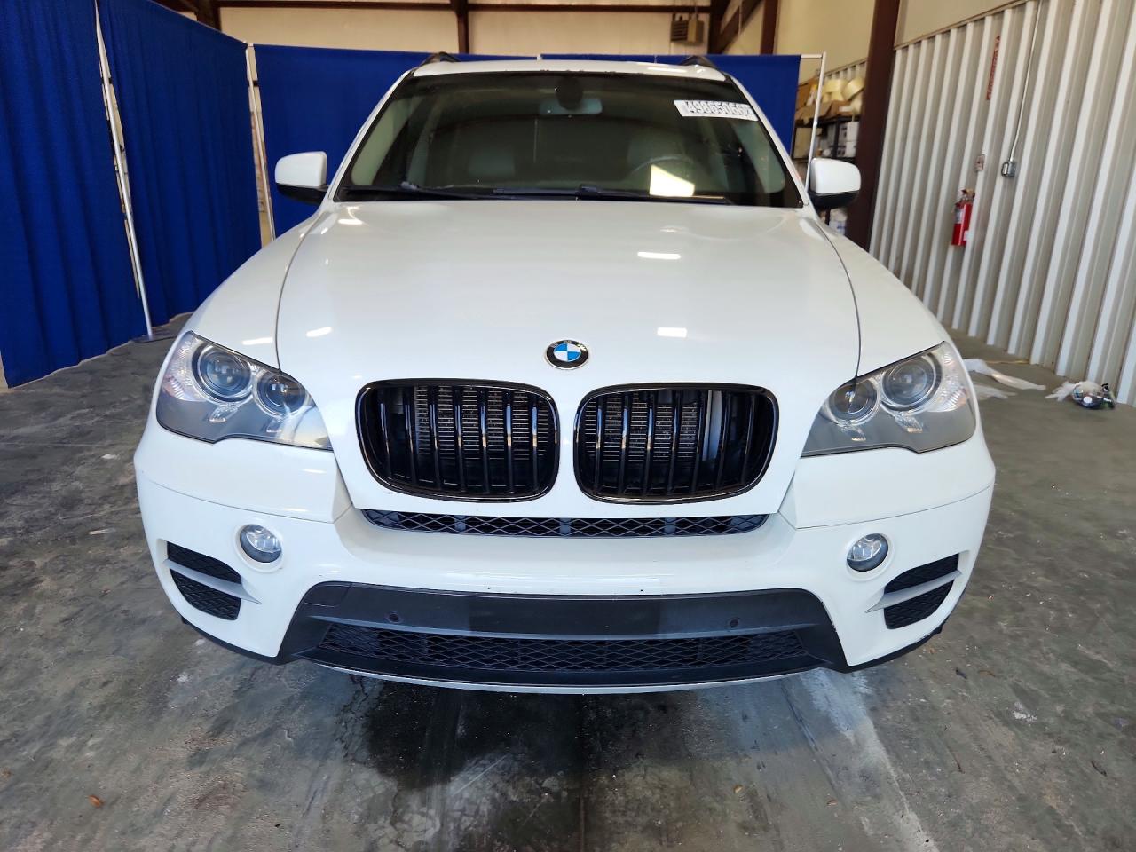 2013 Bmw X5 Xdrive35i White vin: 5UXZV4C52D0G52407