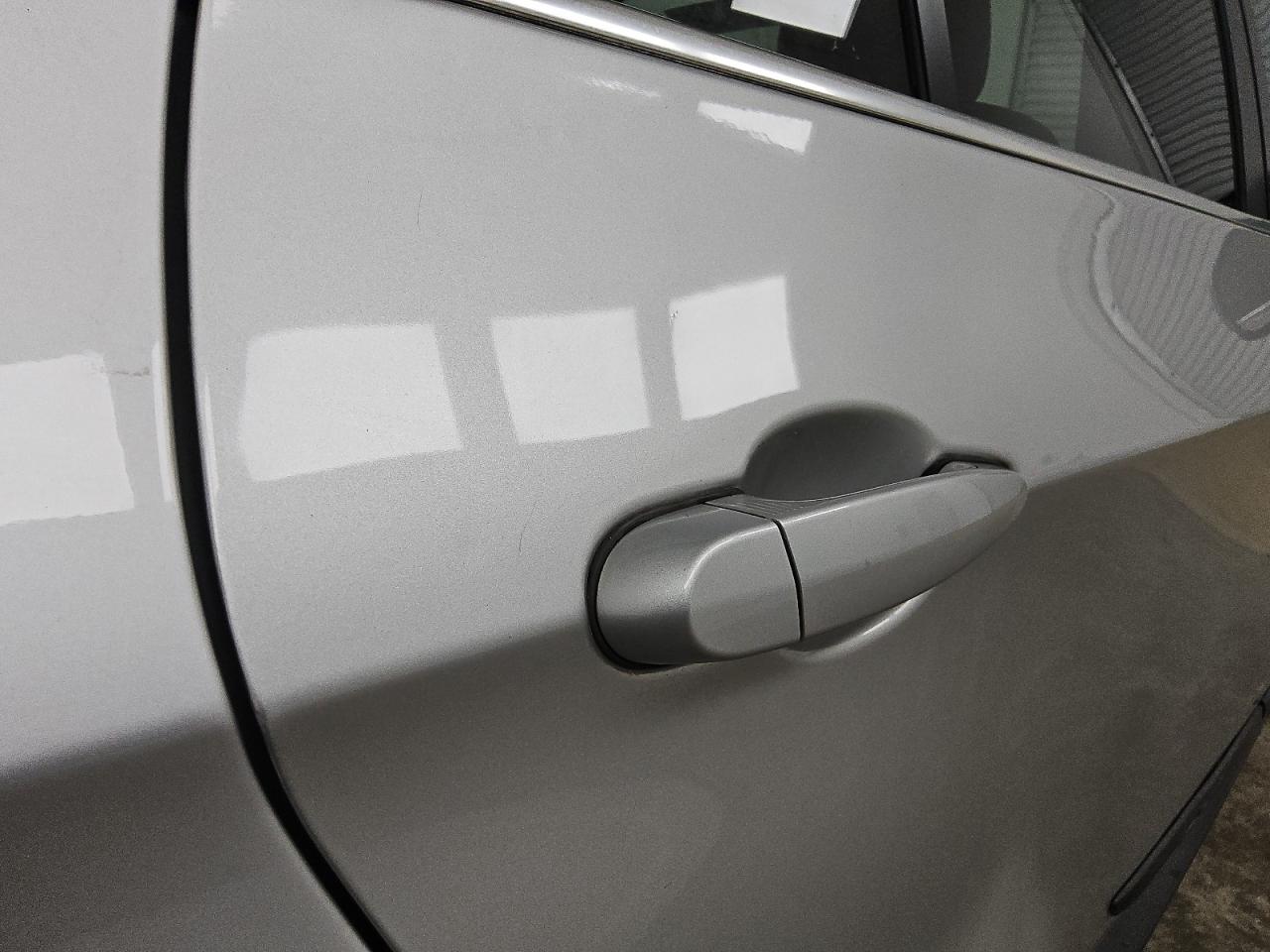 2013 Bmw X5 Xdrive35i Silver vin: 5UXZV4C53D0E00908 Damage: Right Rear Door, Light Scratch, 1 To 2 Inches