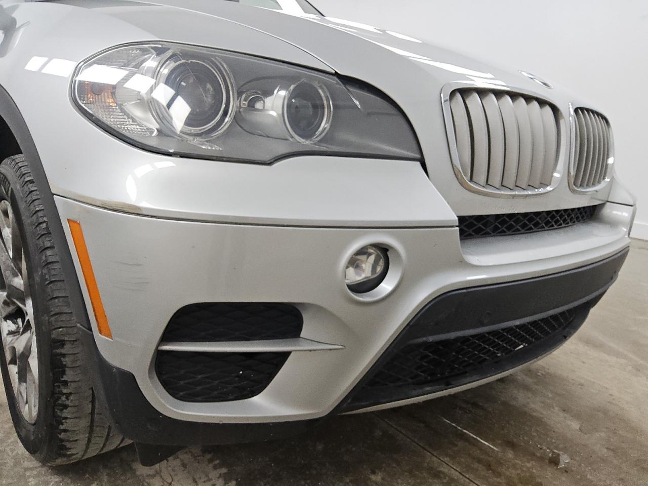 2013 Bmw X5 Xdrive35i Silver vin: 5UXZV4C53D0E00908 Damage: Front Bumper, Light Scratch, 1 To 2 Inches