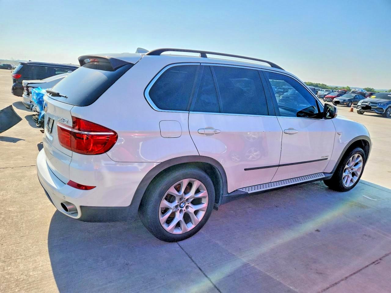 2013 Bmw X5 Xdrive35i Белый vin: 5UXZV4C53D0E02545