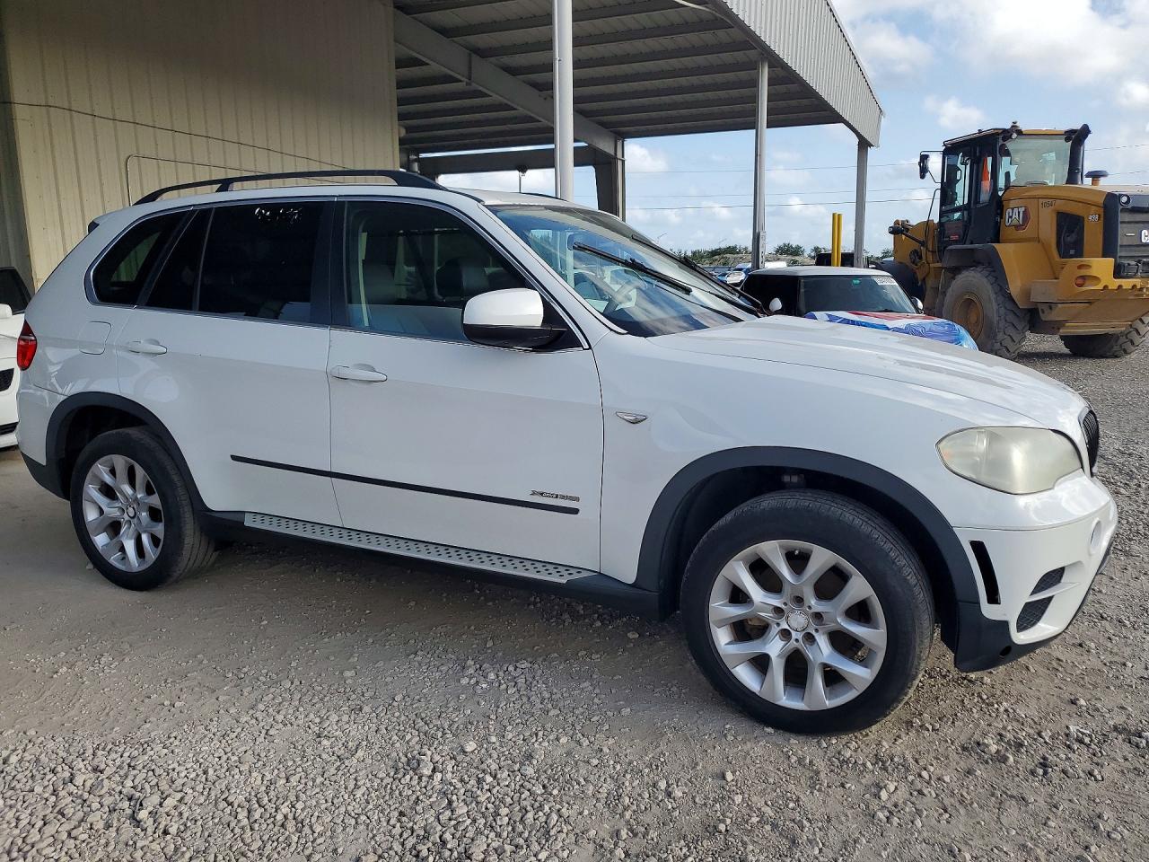 2013 Bmw X5 Xdrive35i White vin: 5UXZV4C53D0E13562