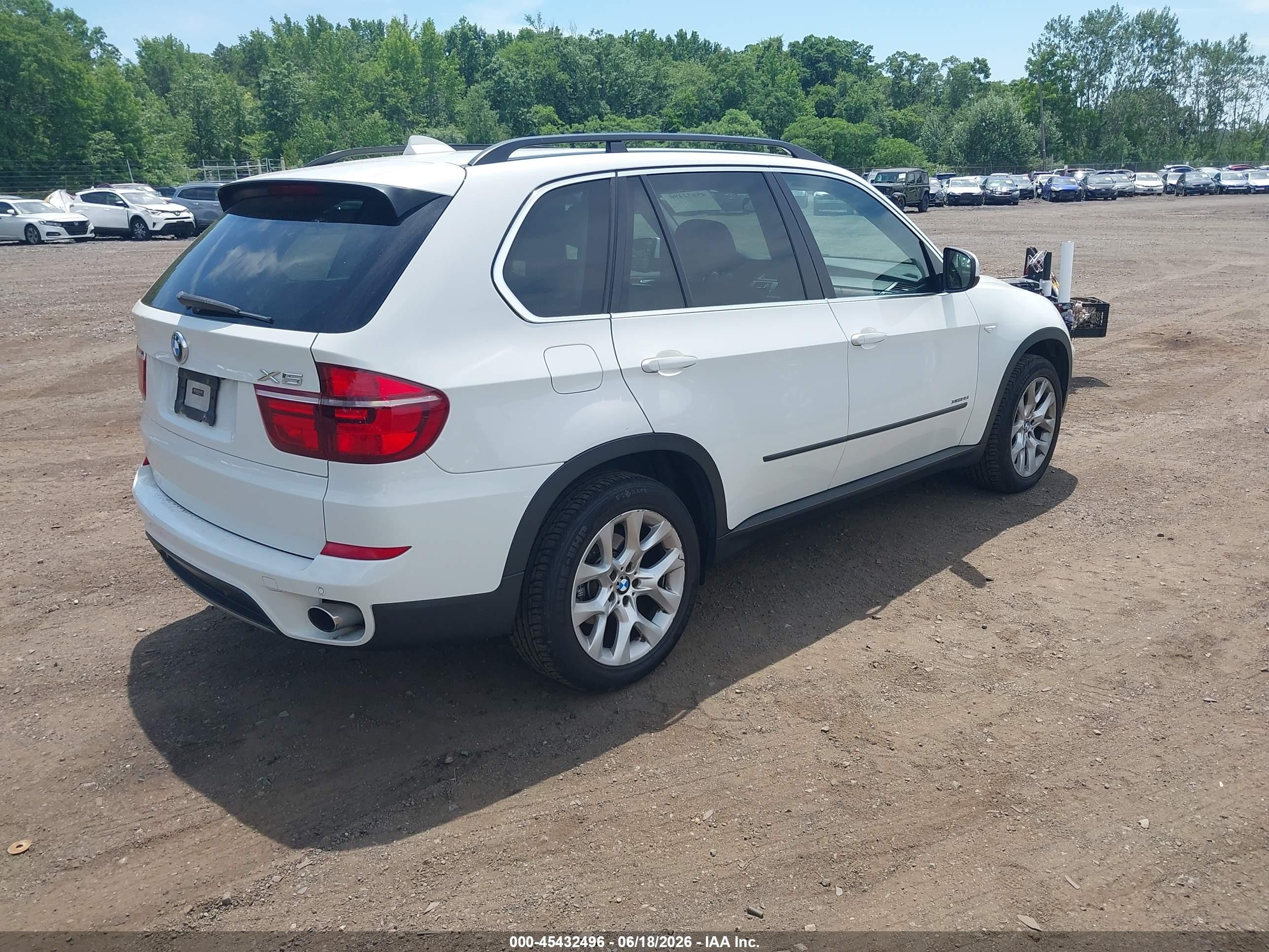 2013 Bmw X5 Xdrive35i/xdrive35i Premium/xdrive35i Sport Activity White vin: 5UXZV4C53D0G56529