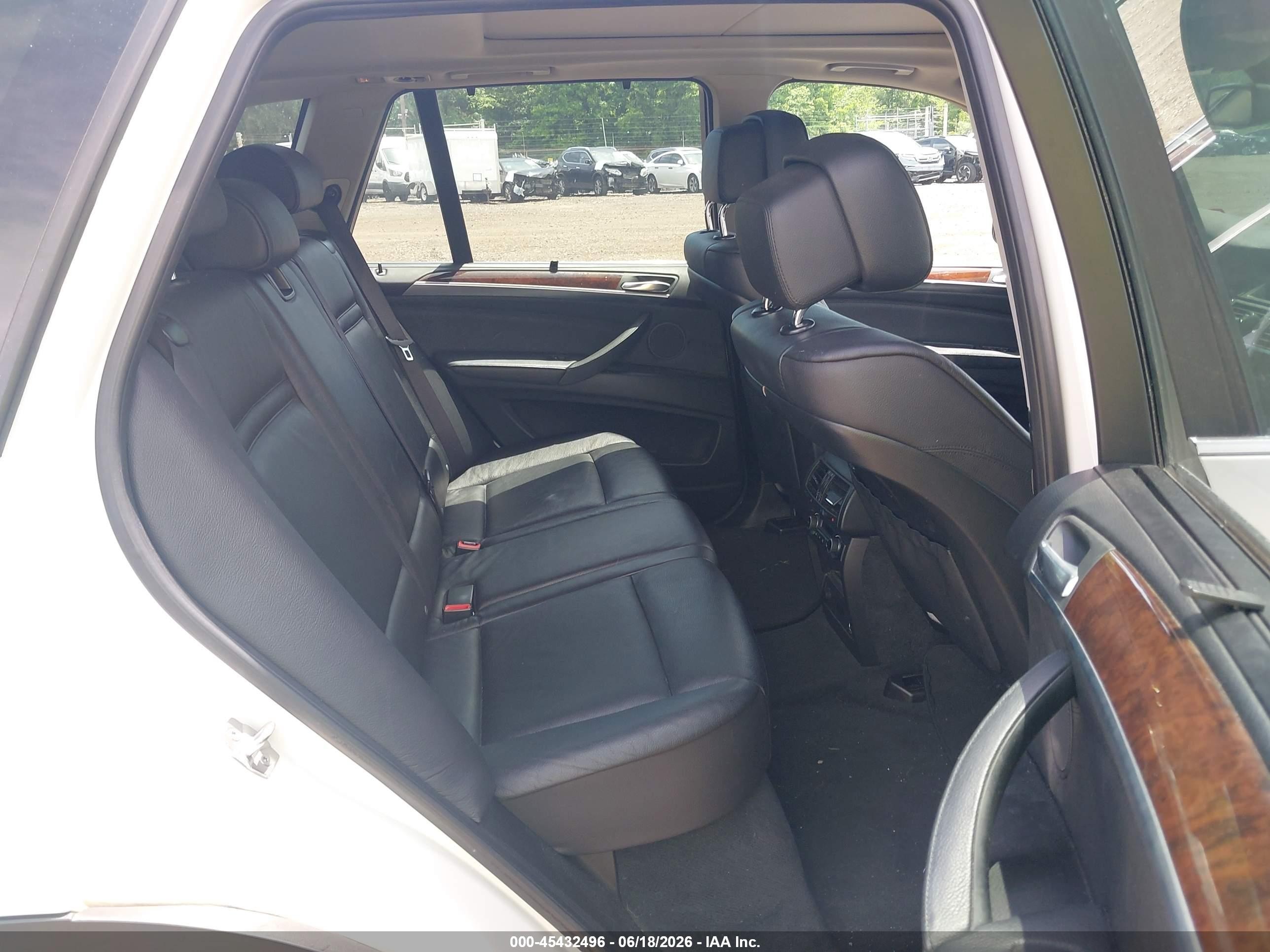 2013 Bmw X5 Xdrive35i/xdrive35i Premium/xdrive35i Sport Activity White vin: 5UXZV4C53D0G56529