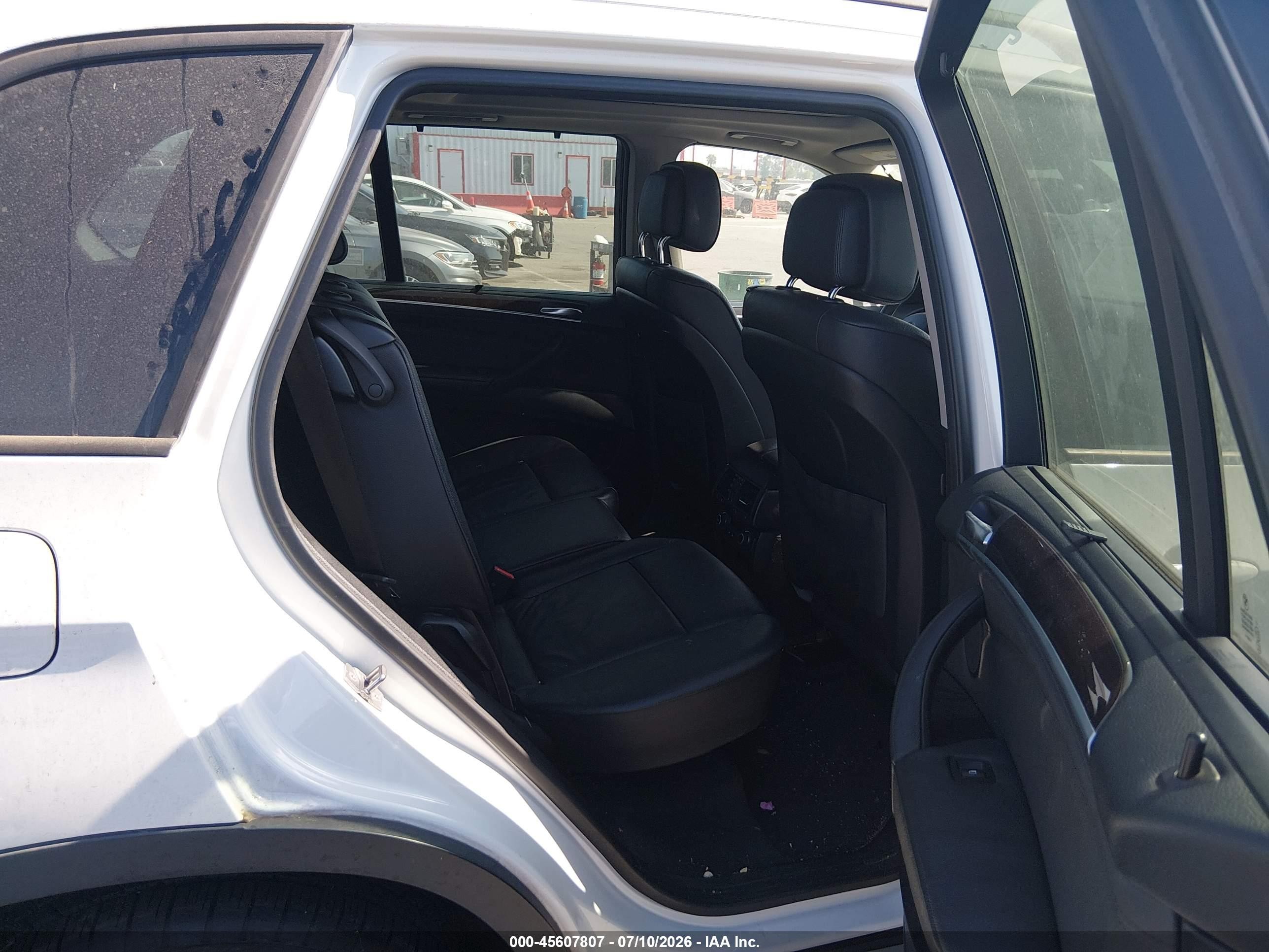 2011 Bmw X5 Xdrive35i/xdrive35i Premium/xdrive35i Sport Activity White vin: 5UXZV4C54BL743090