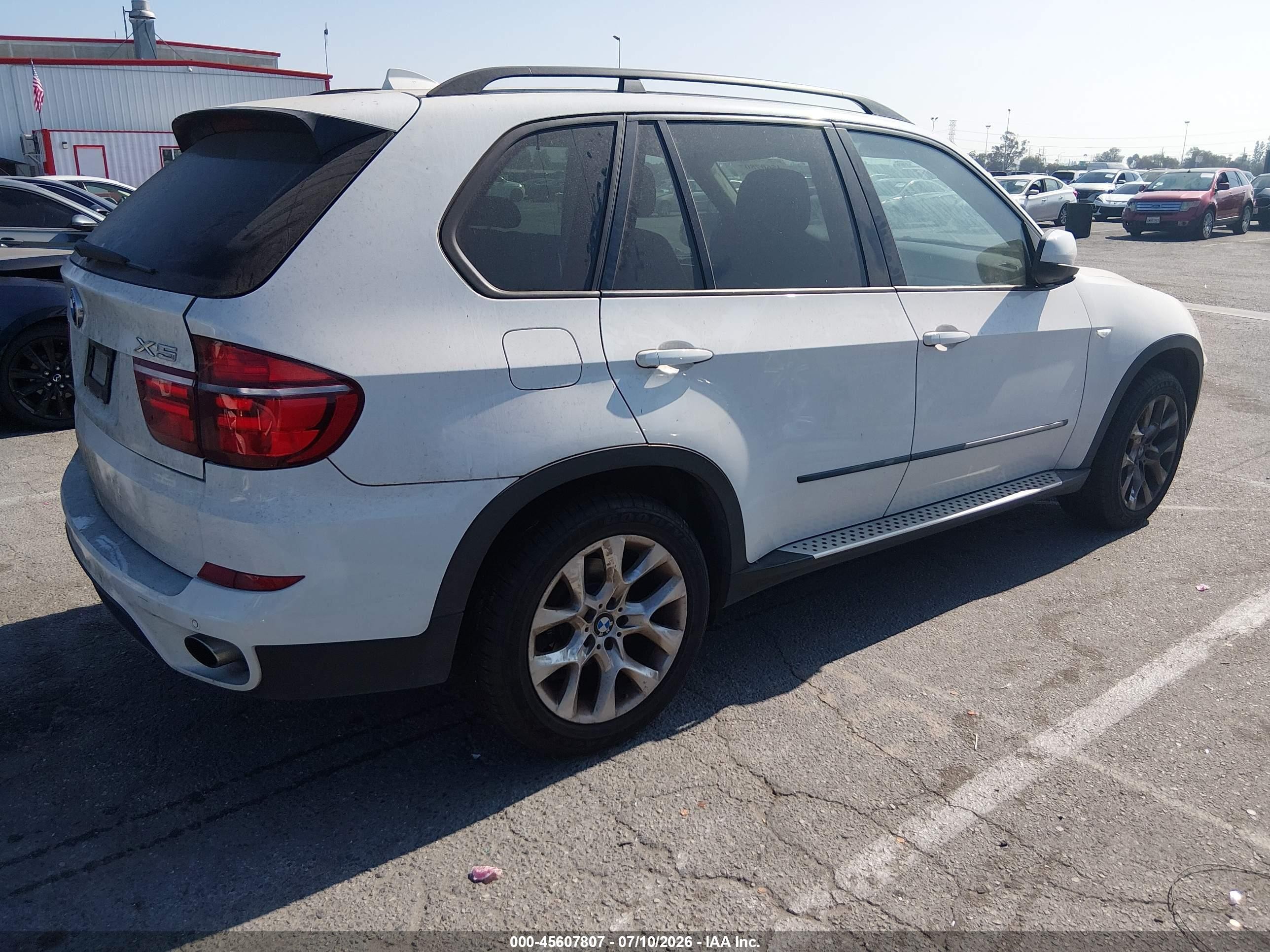 2011 Bmw X5 Xdrive35i/xdrive35i Premium/xdrive35i Sport Activity White vin: 5UXZV4C54BL743090
