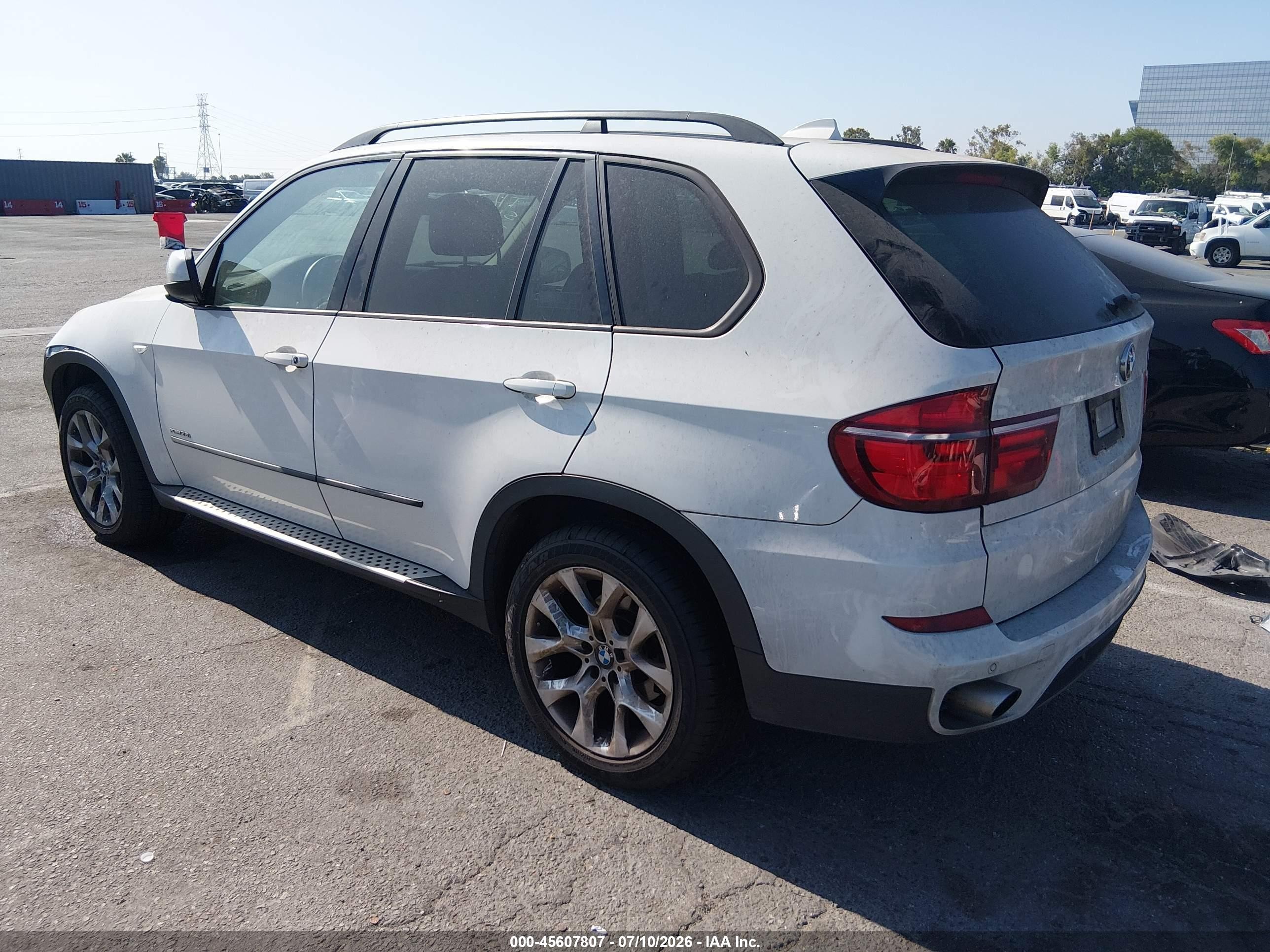2011 Bmw X5 Xdrive35i/xdrive35i Premium/xdrive35i Sport Activity White vin: 5UXZV4C54BL743090