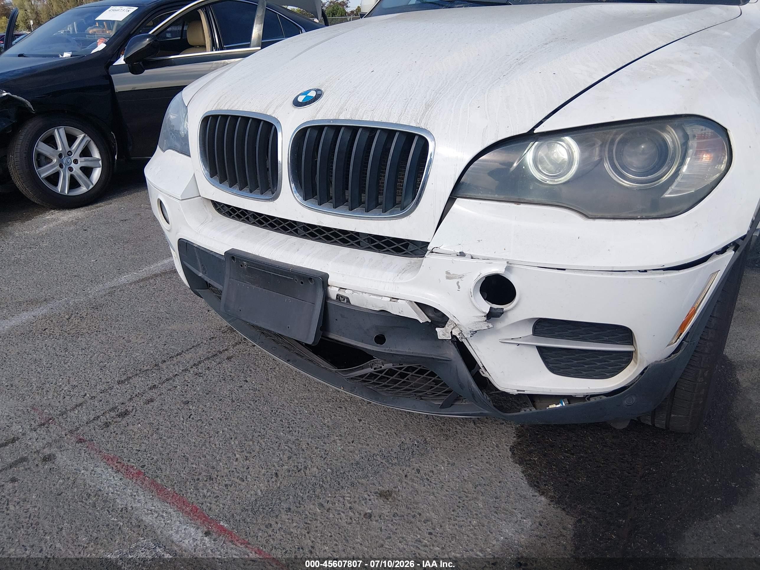 2011 Bmw X5 Xdrive35i/xdrive35i Premium/xdrive35i Sport Activity White vin: 5UXZV4C54BL743090