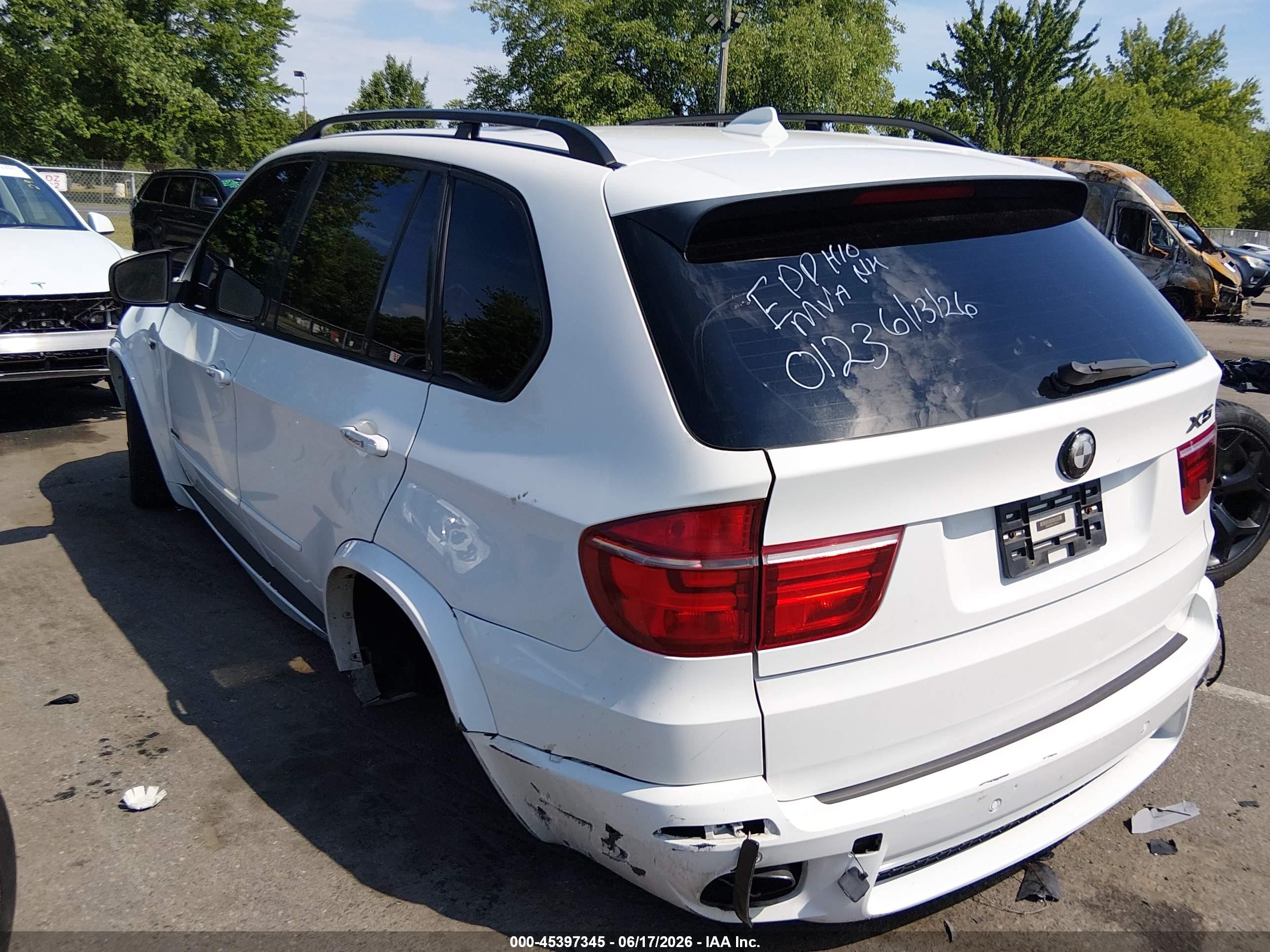 2012 Bmw X5 Xdrive35i/xdrive35i Premium/xdrive35i Sport Activity White vin: 5UXZV4C54CL750123