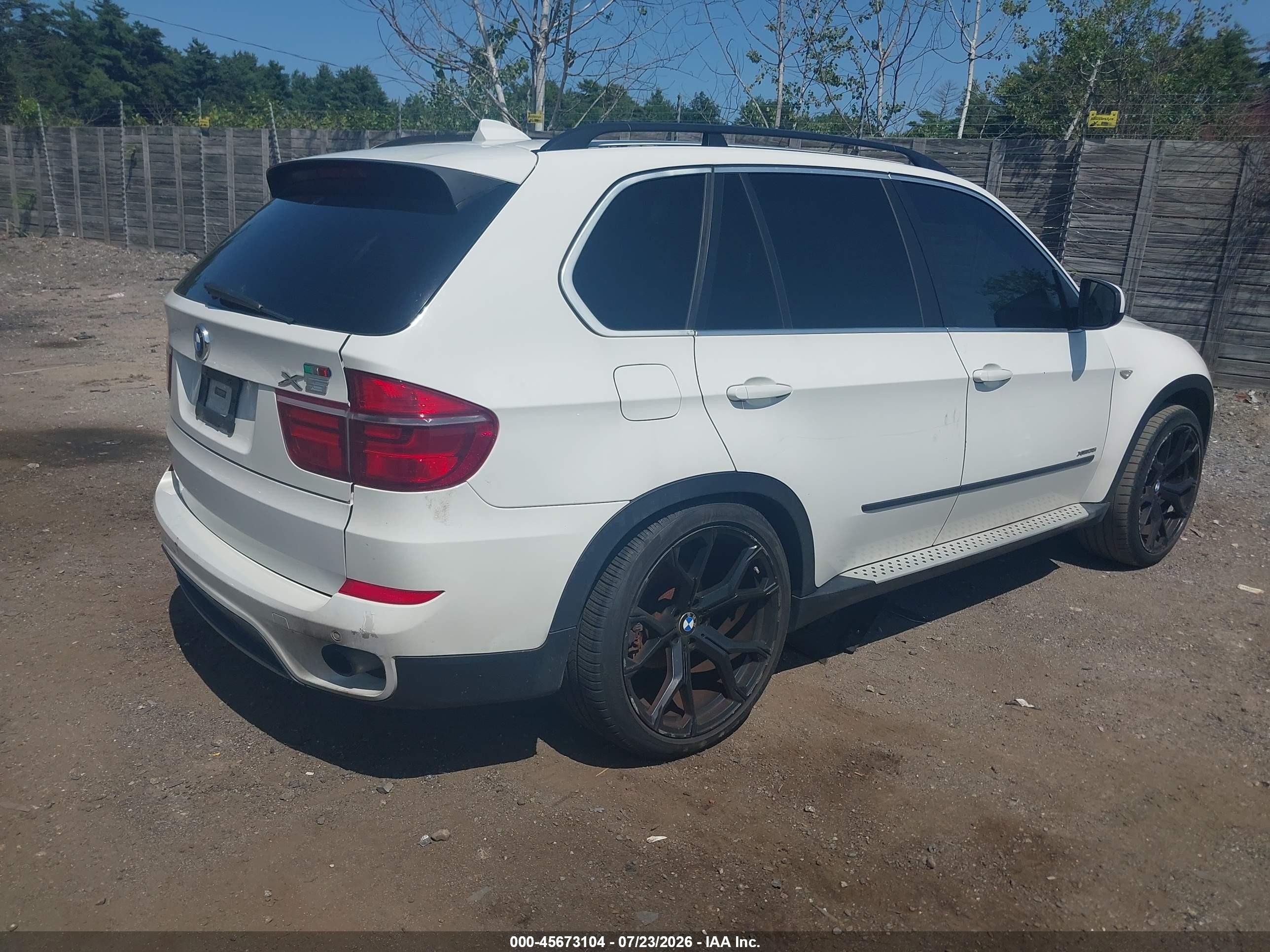 2013 Bmw X5 Xdrive35i/xdrive35i Premium/xdrive35i Sport Activity White vin: 5UXZV4C54D0B19975