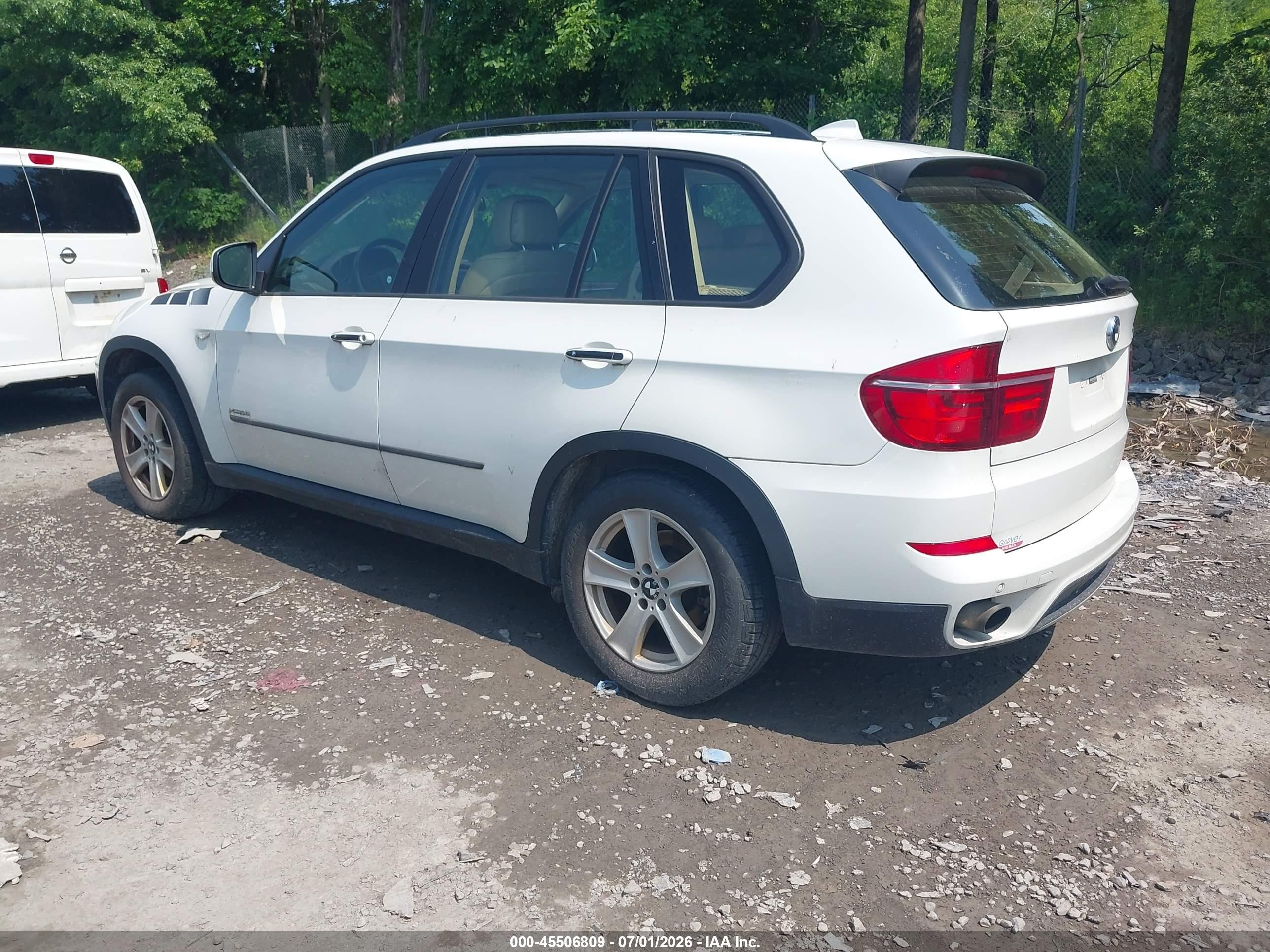 2013 Bmw X5 Xdrive35i/xdrive35i Premium/xdrive35i Sport Activity White vin: 5UXZV4C55D0G51350