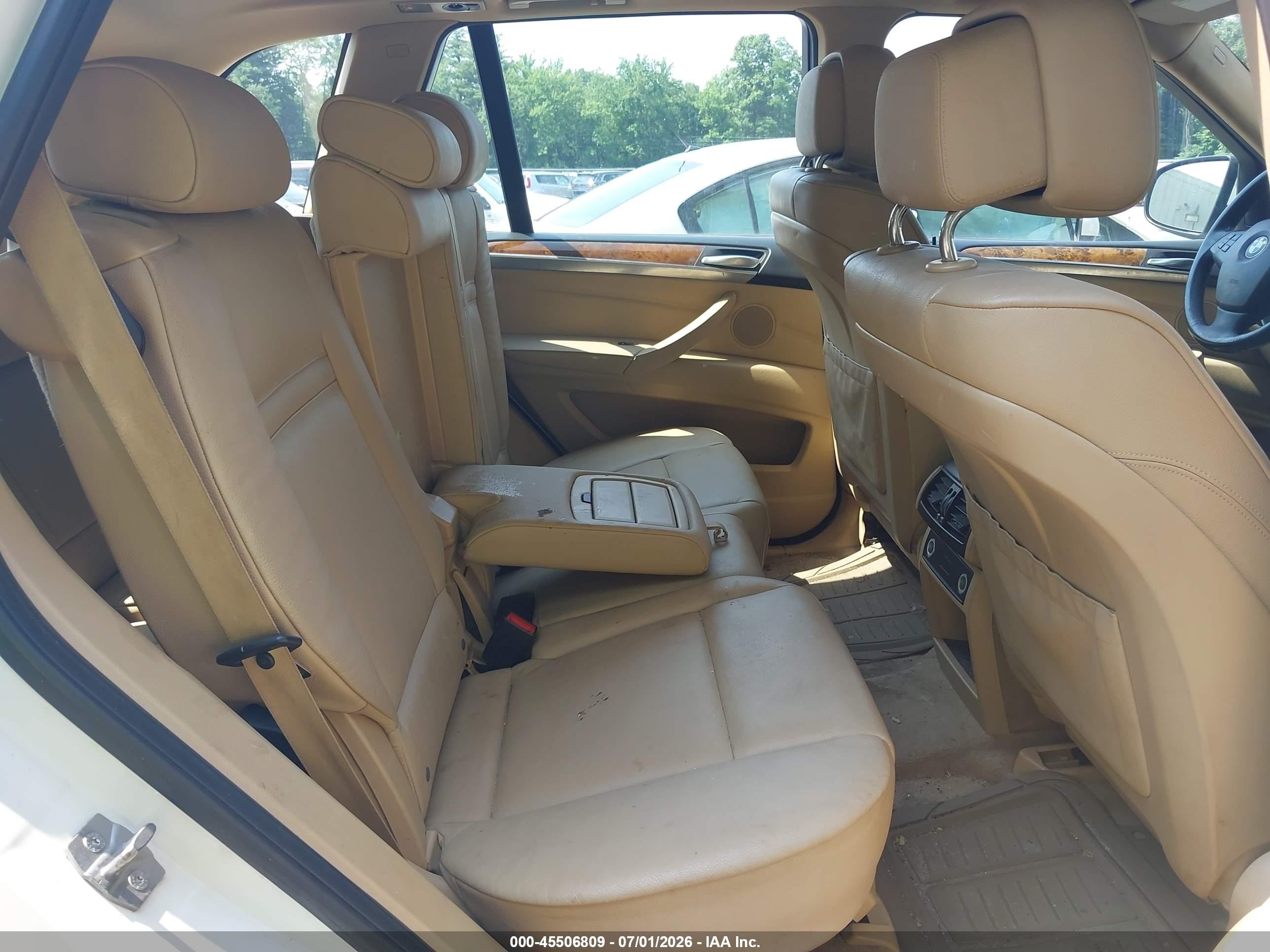 2013 Bmw X5 Xdrive35i/xdrive35i Premium/xdrive35i Sport Activity White vin: 5UXZV4C55D0G51350