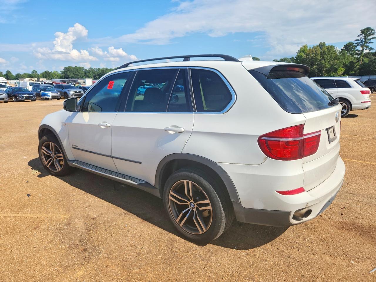 2013 Bmw X5 Xdrive35i White vin: 5UXZV4C55D0G54023