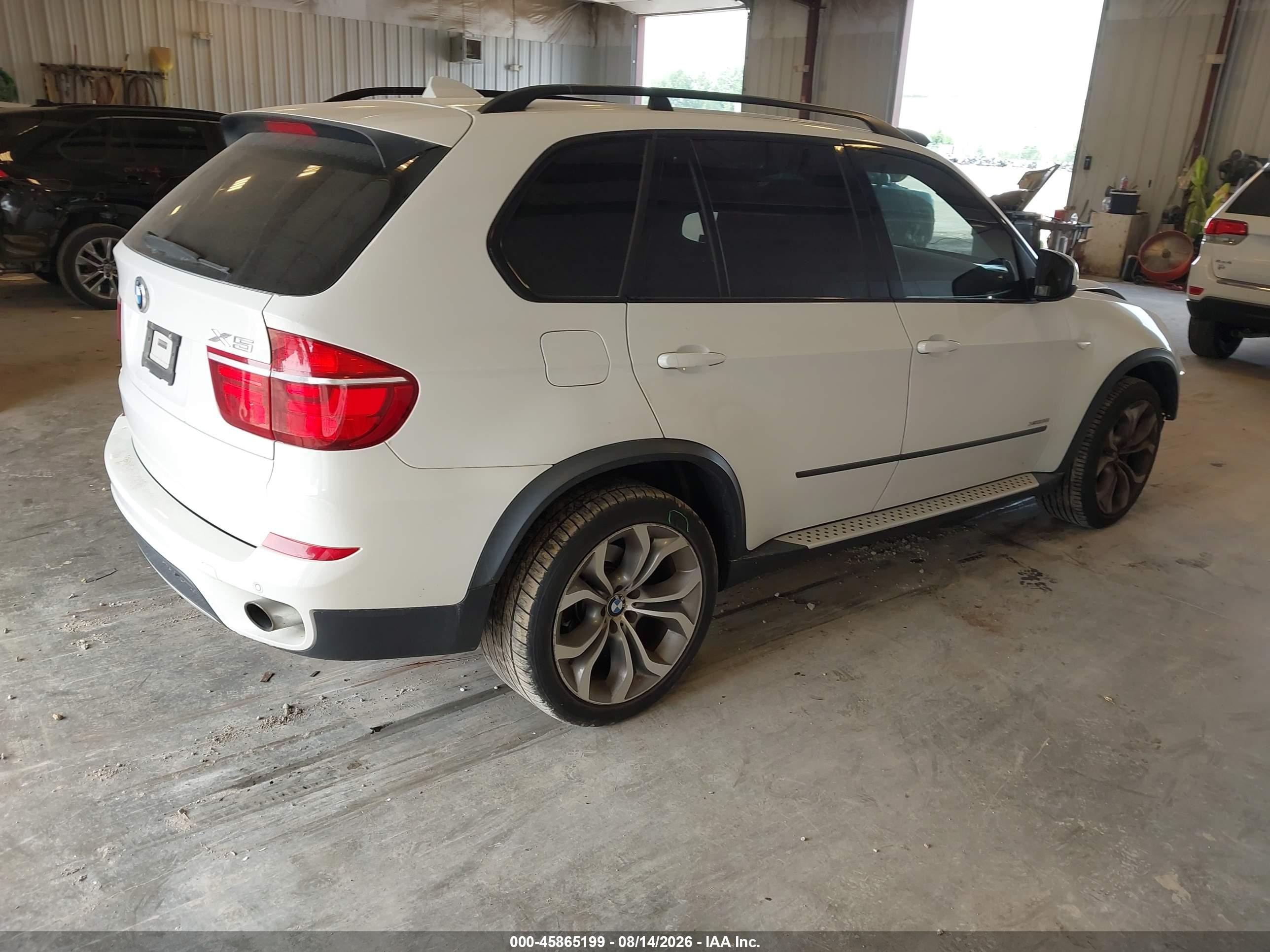 2011 Bmw X5 Xdrive35i/xdrive35i Premium/xdrive35i Sport Activity White vin: 5UXZV4C56BL404668