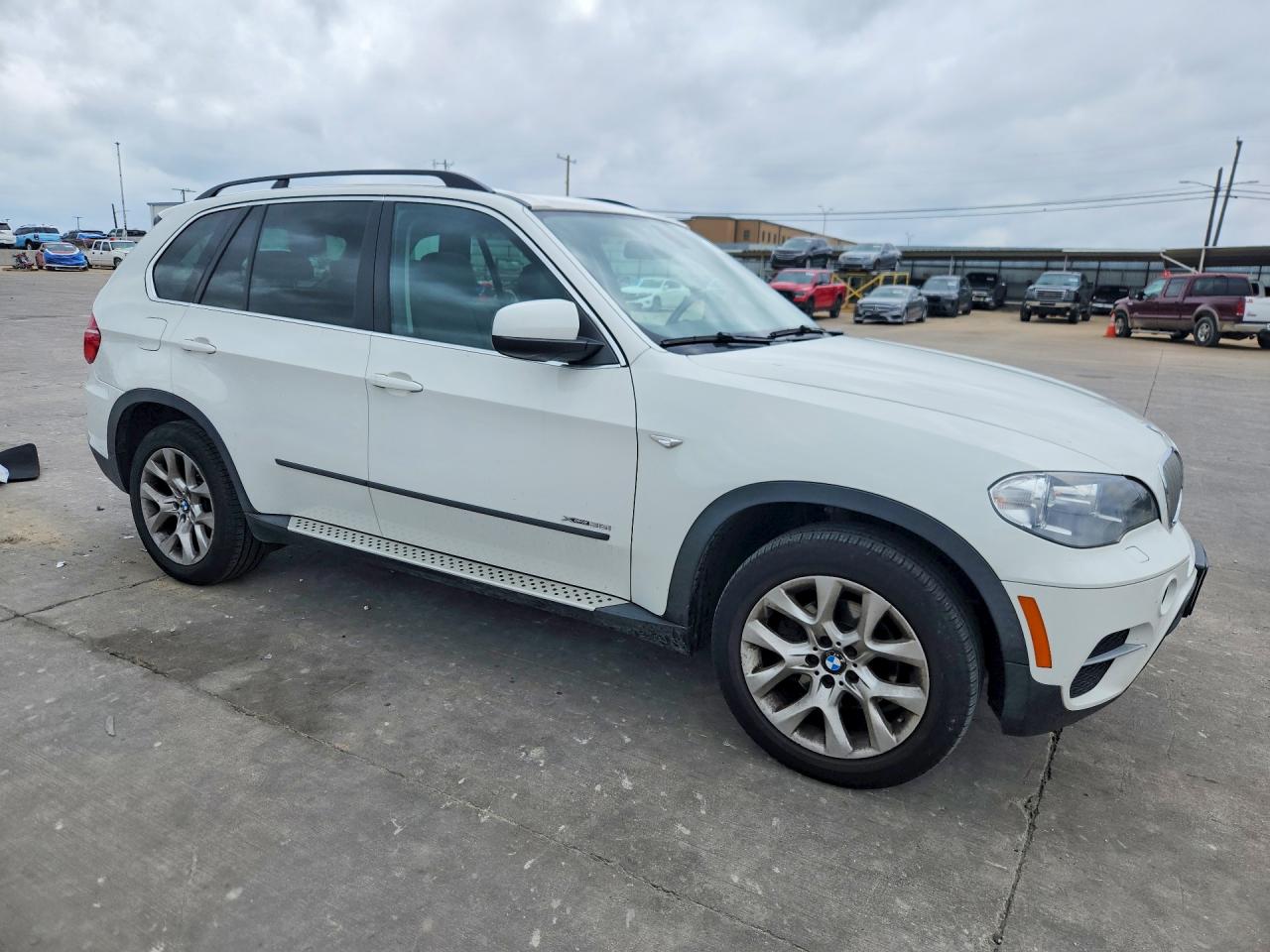 2013 Bmw X5 Xdrive35i White vin: 5UXZV4C56D0B17645