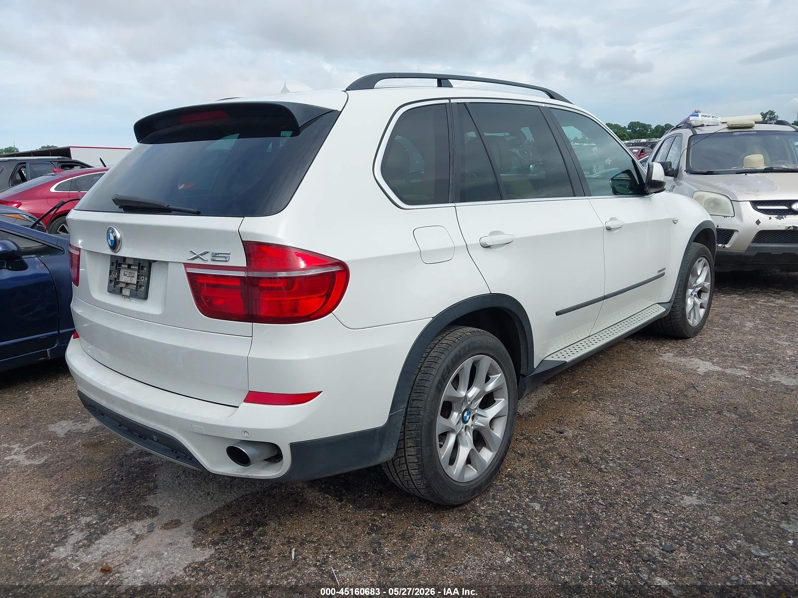 2013 Bmw X5 Xdrive35i/xdrive35i Premium/xdrive35i Sport Activity White vin: 5UXZV4C56D0G56377