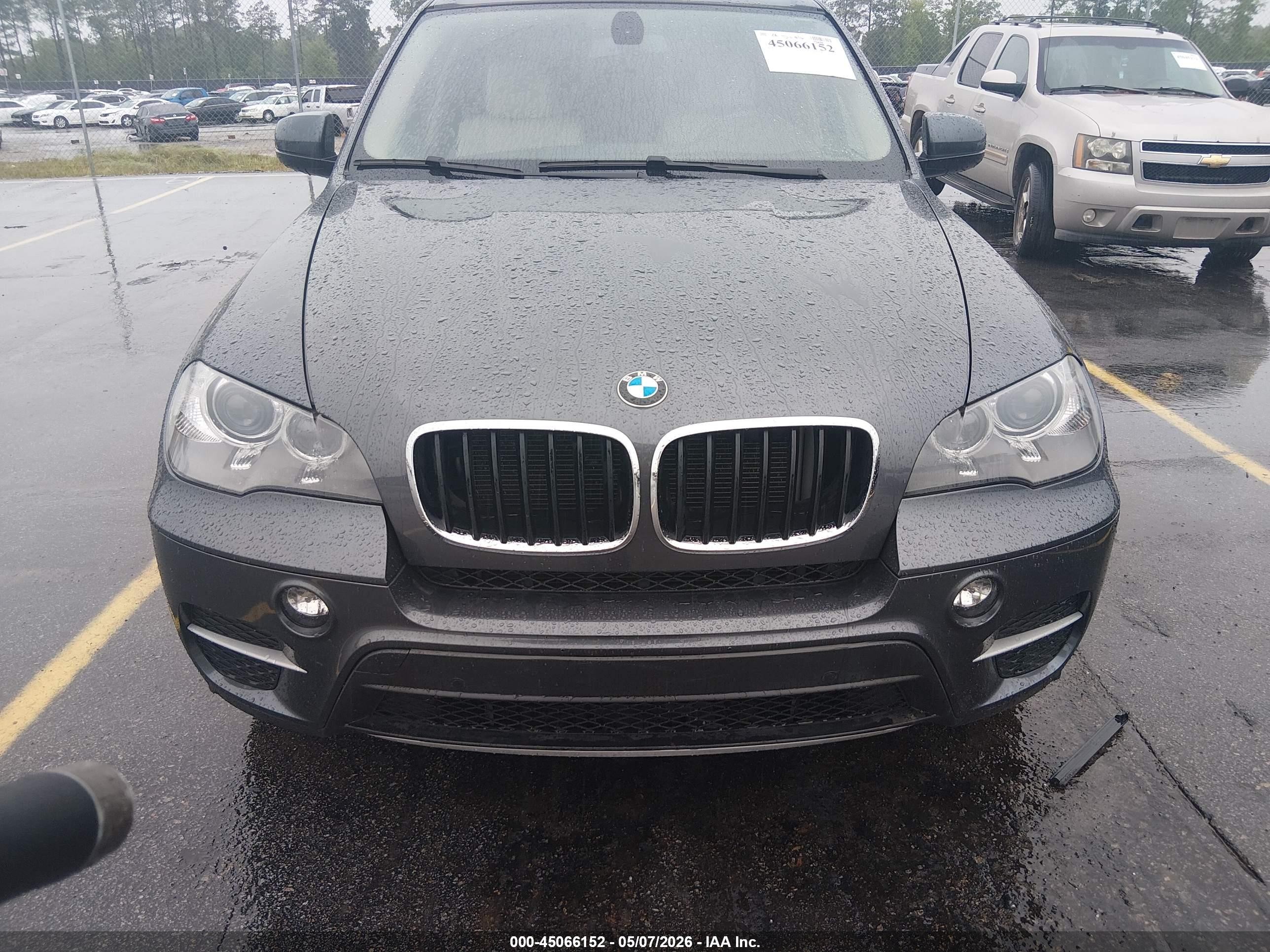 2013 Bmw X5   Серый vin: 5UXZV4C56DL992929
