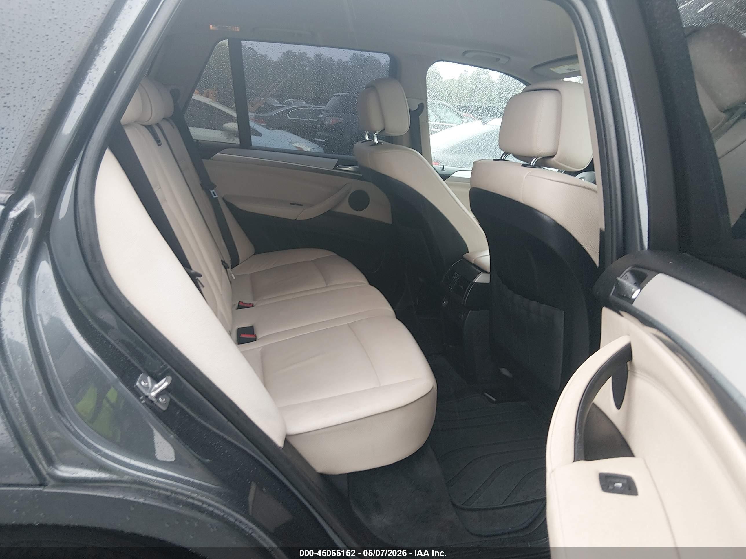 2013 Bmw X5   Серый vin: 5UXZV4C56DL992929