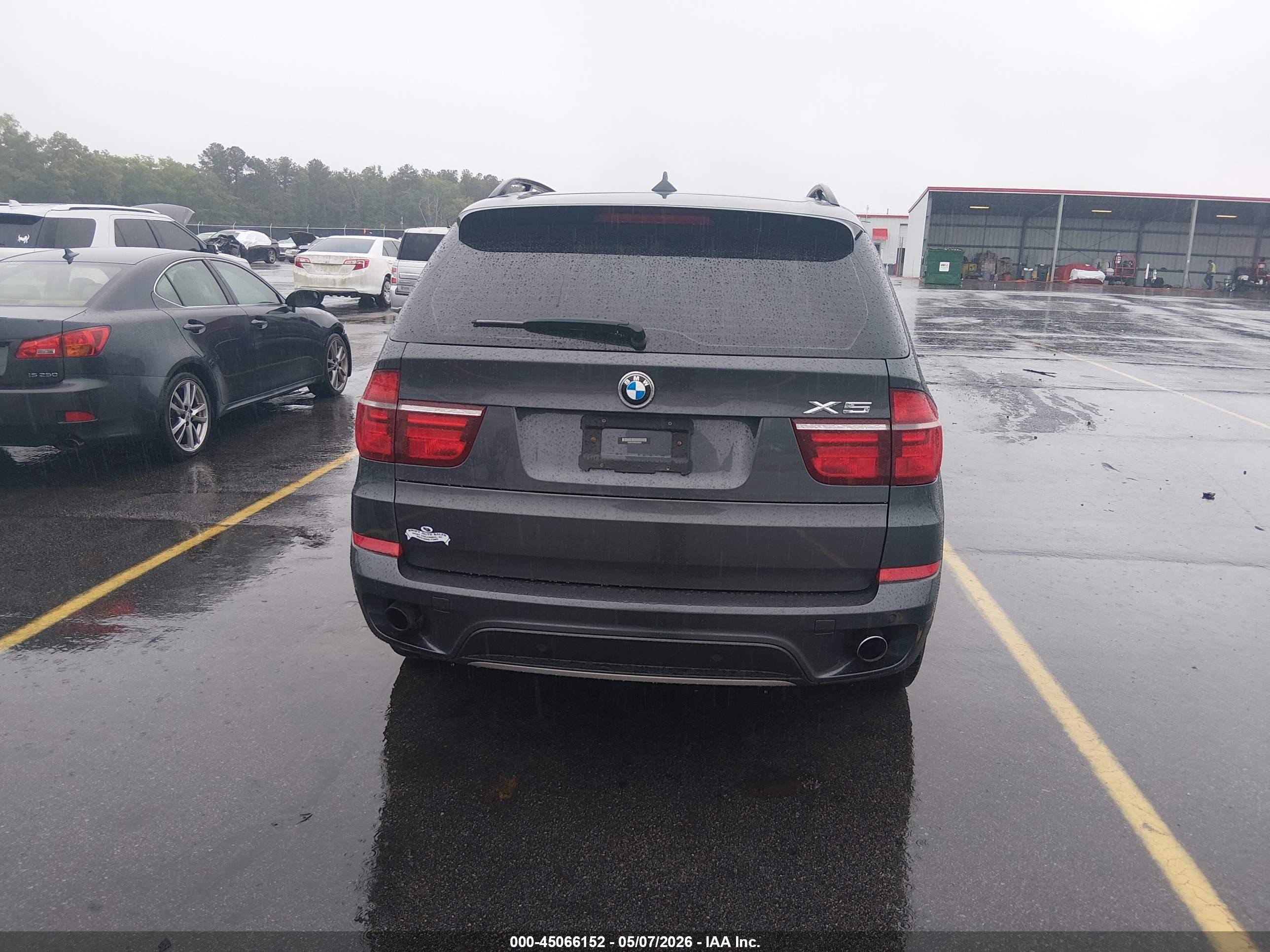 2013 Bmw X5   Серый vin: 5UXZV4C56DL992929