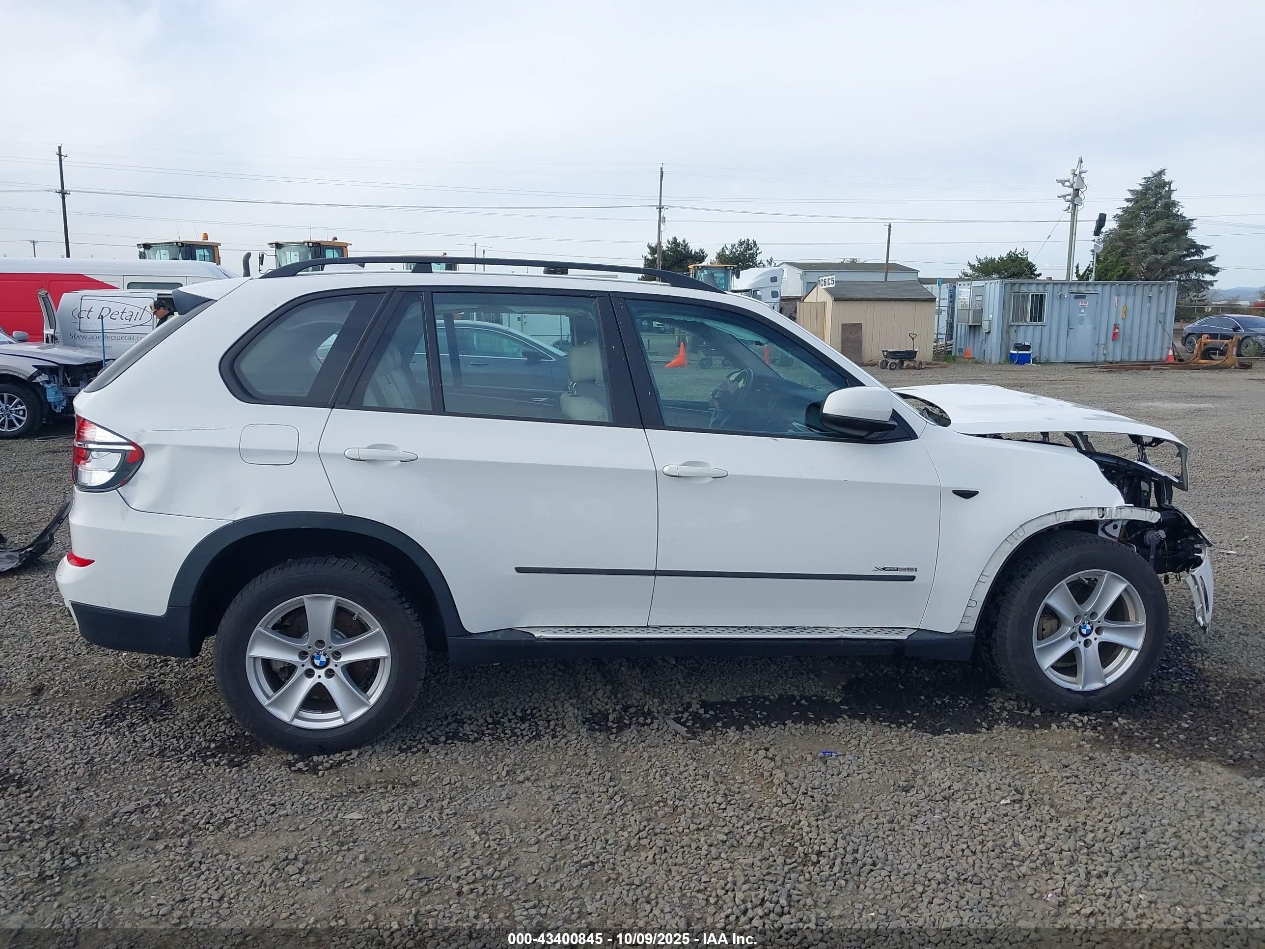 2013 Bmw X5 Xdrive35i/xdrive35i Premium/xdrive35i Sport Activity White vin: 5UXZV4C57D0B00367
