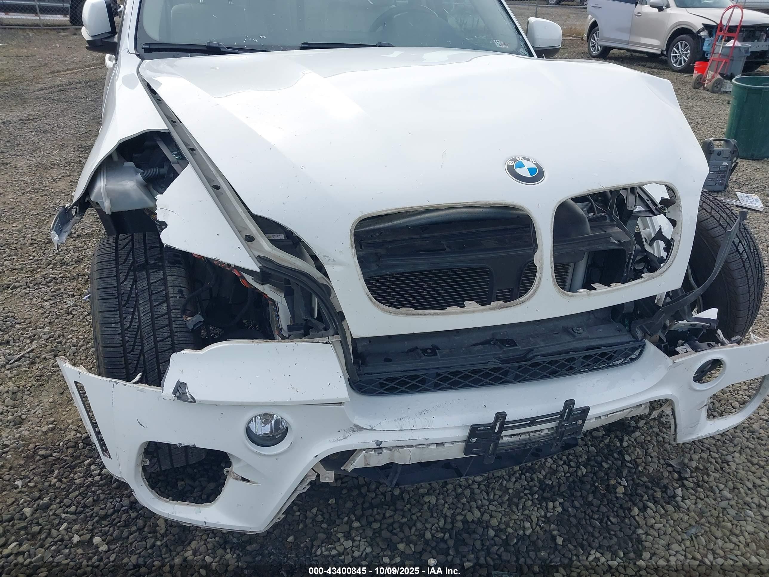 2013 Bmw X5 Xdrive35i/xdrive35i Premium/xdrive35i Sport Activity White vin: 5UXZV4C57D0B00367