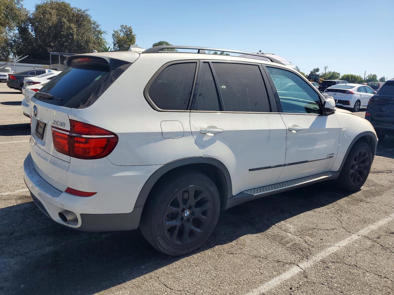 2013 Bmw X5 Xdrive35i White vin: 5UXZV4C57D0B06346