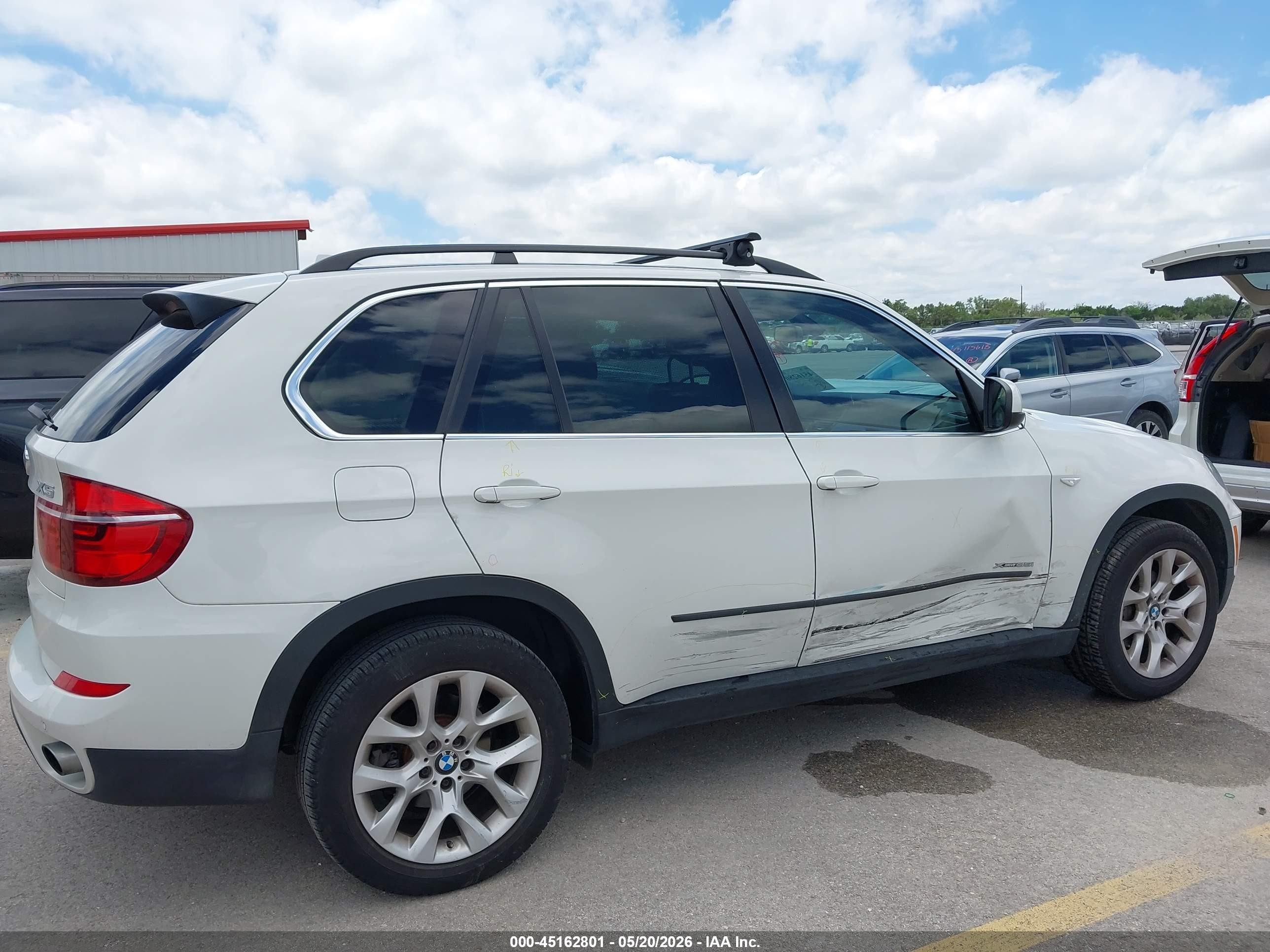 2013 Bmw X5 Xdrive35i/xdrive35i Premium/xdrive35i Sport Activity White vin: 5UXZV4C57D0E14472