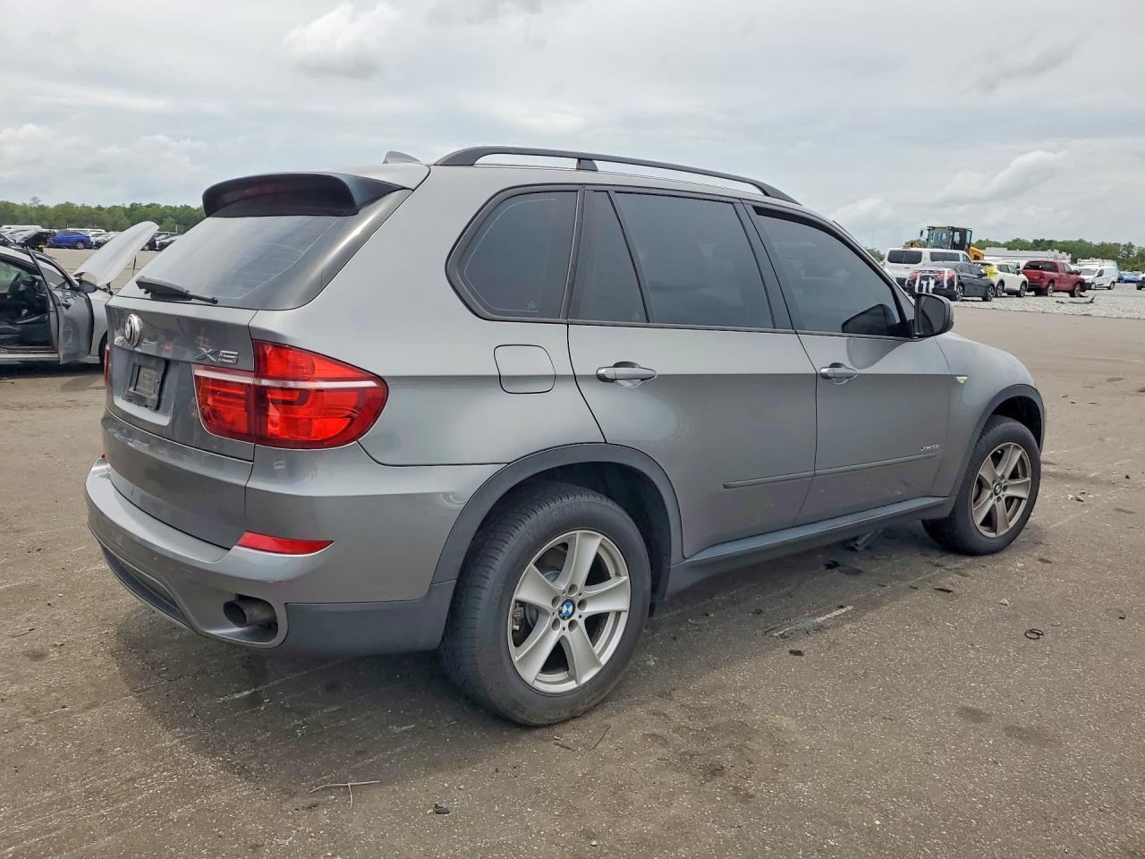 2013 Bmw X5 Xdrive35i Серый vin: 5UXZV4C58D0B03083