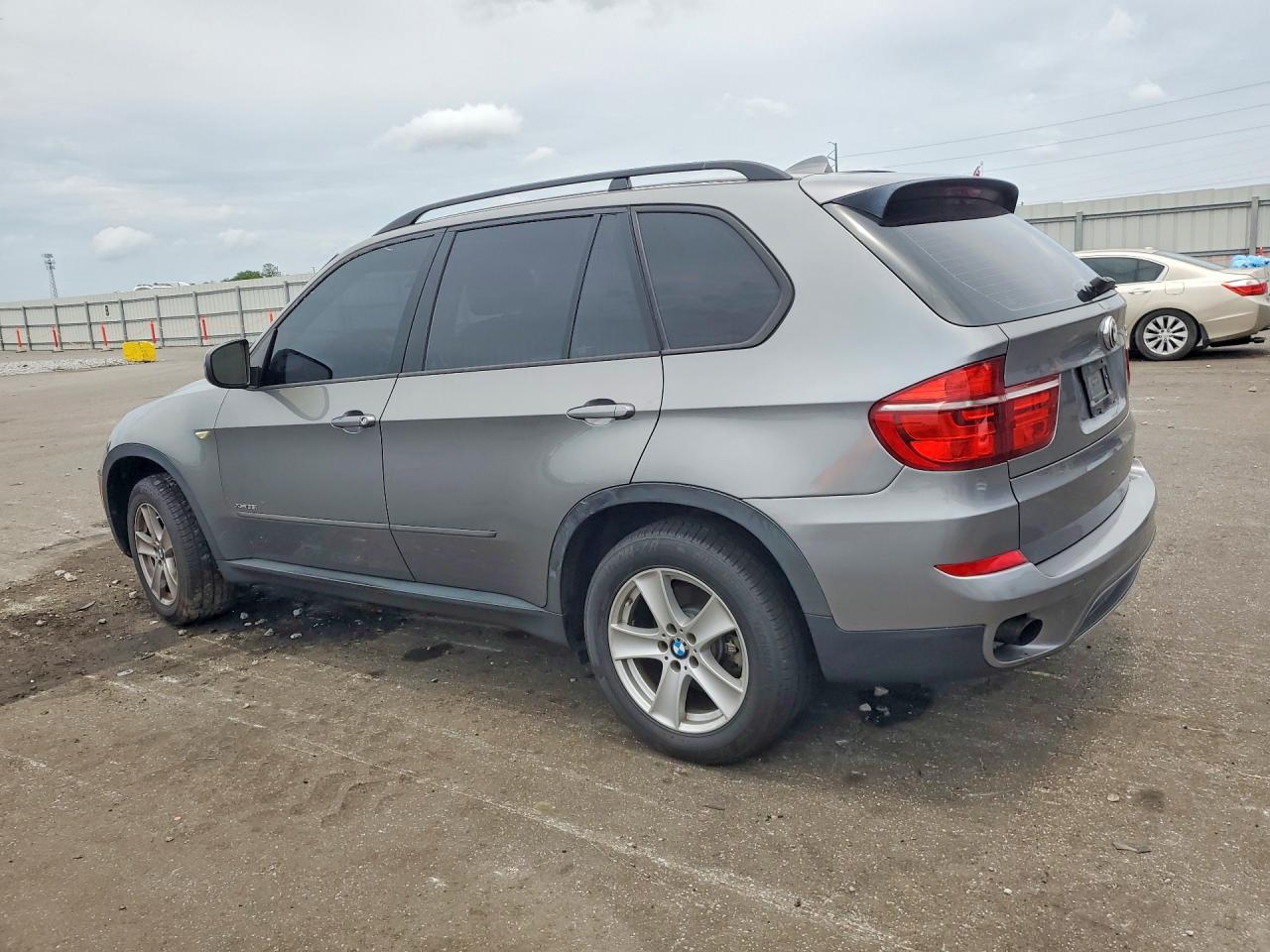 2013 Bmw X5 Xdrive35i Серый vin: 5UXZV4C58D0B03083