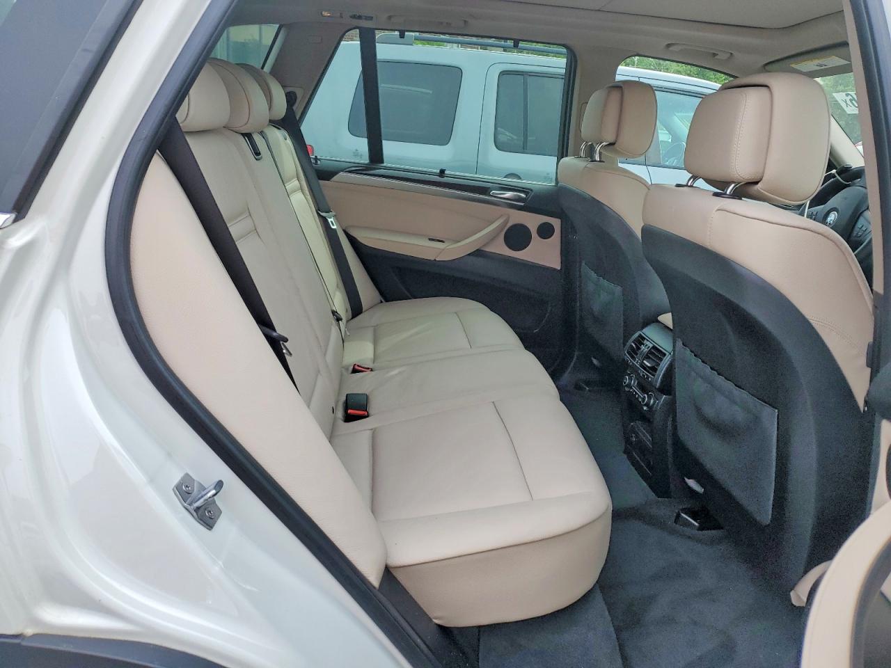 2013 Bmw X5 Xdrive35i White vin: 5UXZV4C58D0B24371