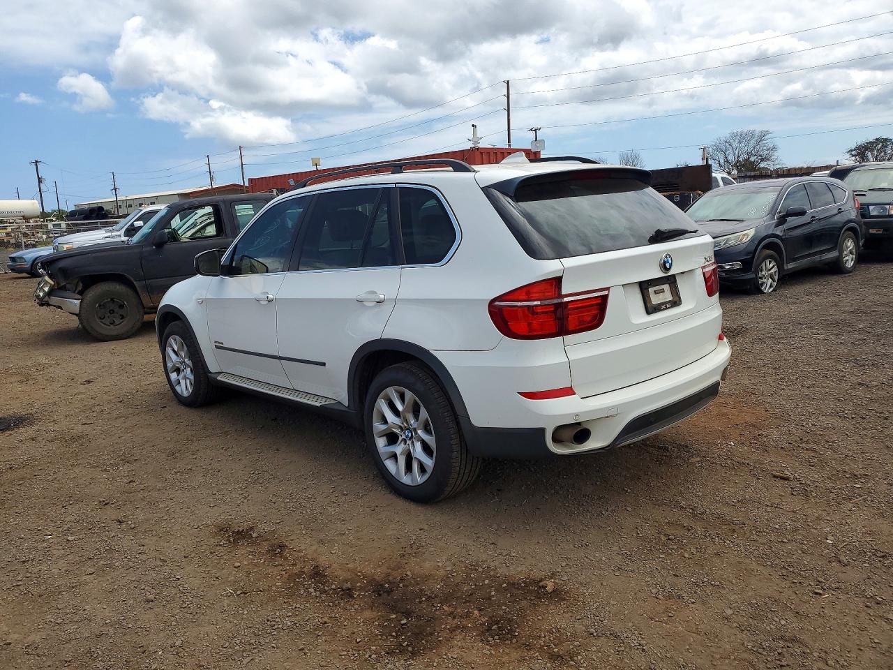 2013 Bmw X5 Xdrive35i White vin: 5UXZV4C58D0G52427