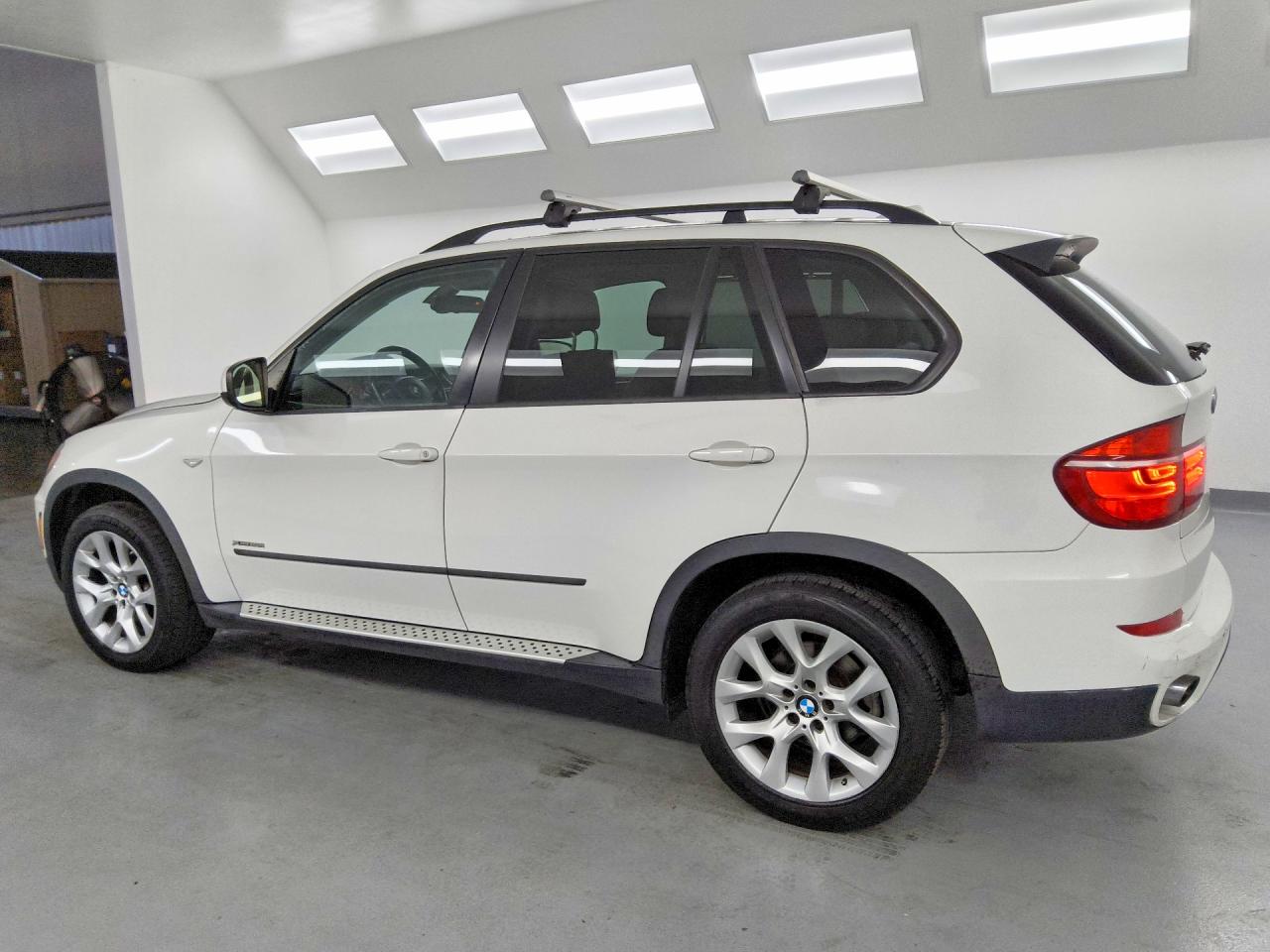 2012 Bmw X5 Xdrive35i White vin: 5UXZV4C5XCL766455
