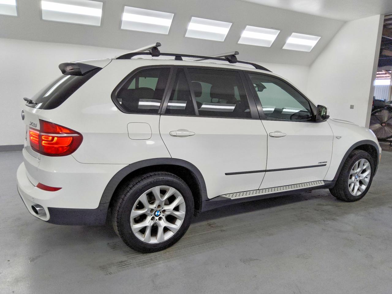 2012 Bmw X5 Xdrive35i White vin: 5UXZV4C5XCL766455