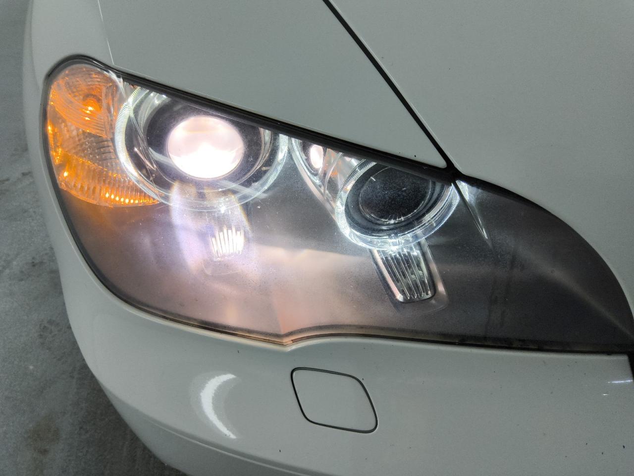2012 Bmw X5 Xdrive35i White vin: 5UXZV4C5XCL766455 Damage: Right Head Lamp, Faded, Repair Required