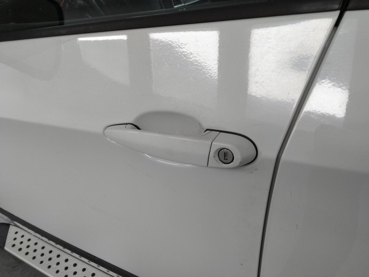 2012 Bmw X5 Xdrive35i White vin: 5UXZV4C5XCL766455 Damage: Left Front Door, Light Scratch, 2 To 3 Inches