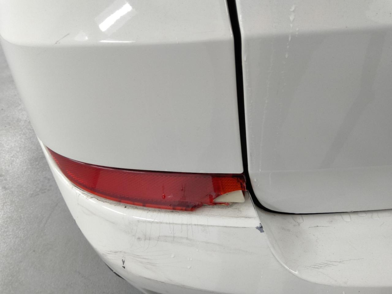 2012 Bmw X5 Xdrive35i White vin: 5UXZV4C5XCL766455 Damage: Left Rear Marker Lamp, Broken, Replacement Required