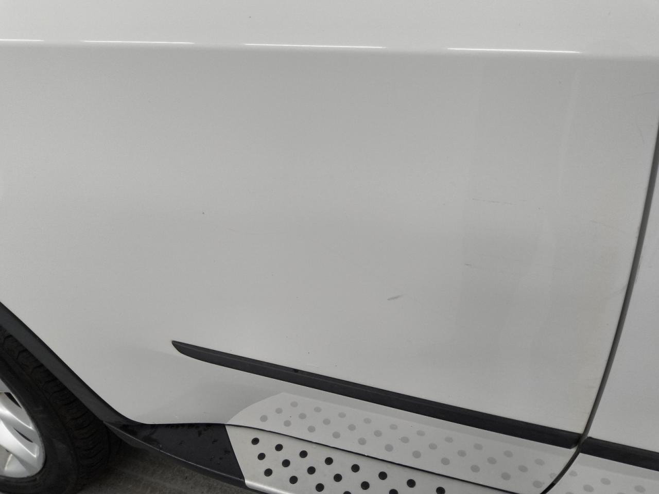 2012 Bmw X5 Xdrive35i White vin: 5UXZV4C5XCL766455 Damage: Right Rear Door, Light Scratch, 1 To 2 Inches