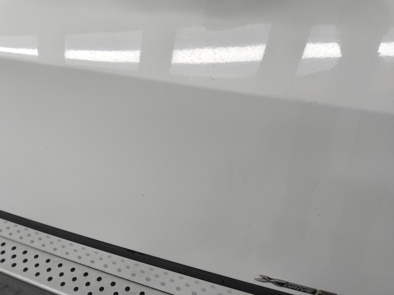 2012 Bmw X5 Xdrive35i White vin: 5UXZV4C5XCL766455 Damage: Right Front Door, Light Scratch, 1 To 2 Inches
