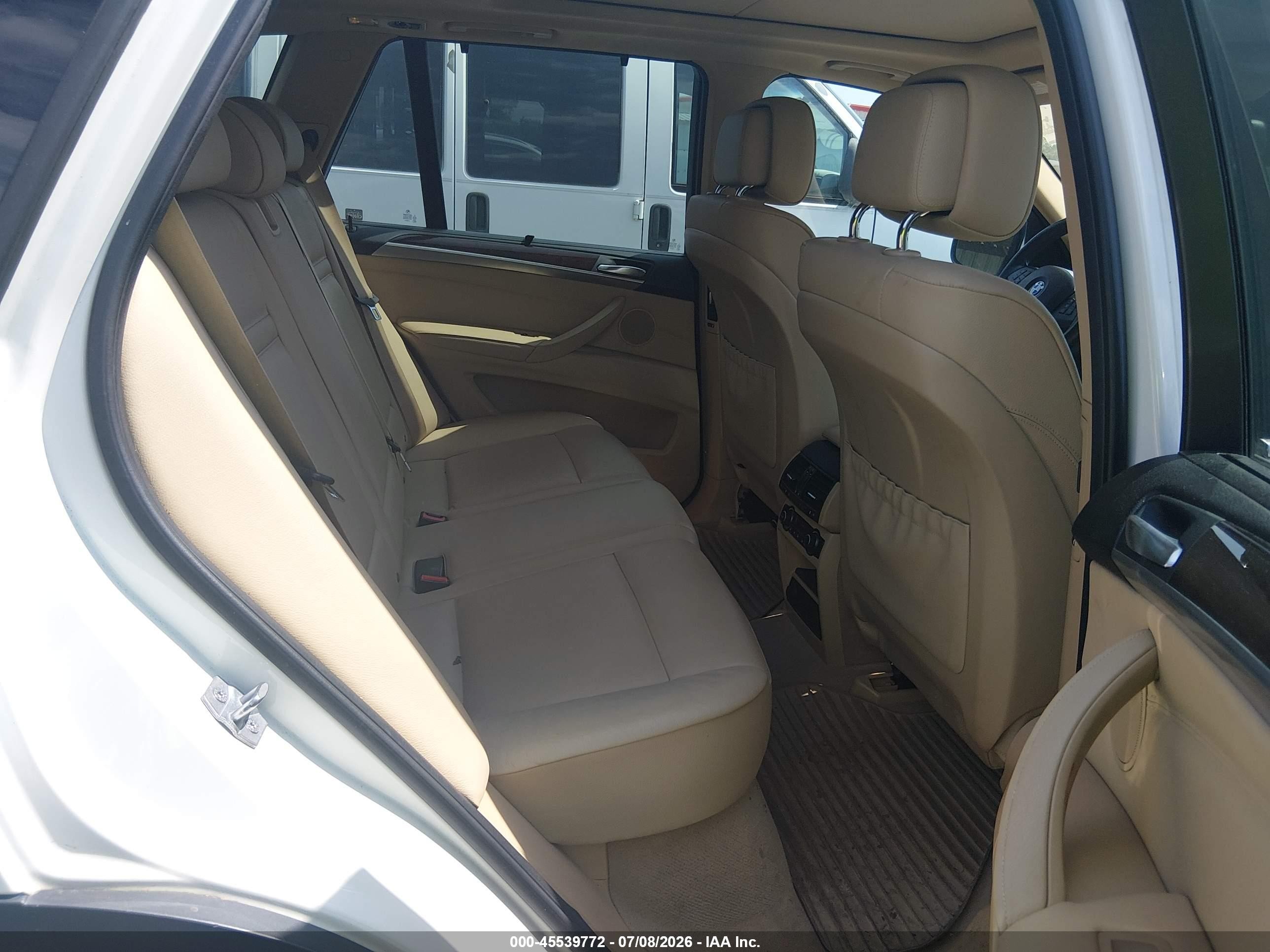 2013 Bmw X5 Xdrive35i/xdrive35i Premium/xdrive35i Sport Activity White vin: 5UXZV4C5XD0E01442
