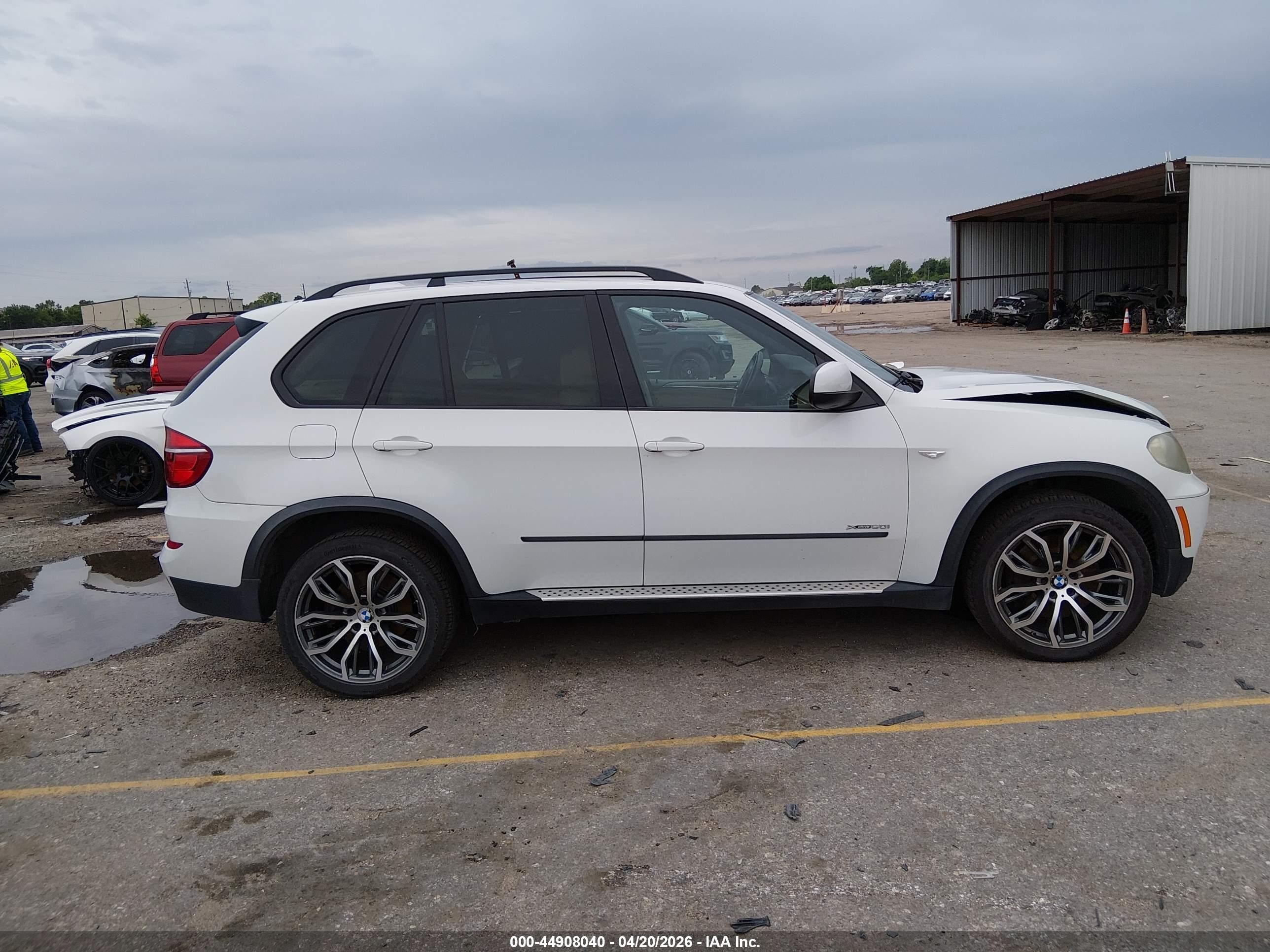 2011 Bmw X5 Xdrive50i White vin: 5UXZV8C51BL417934