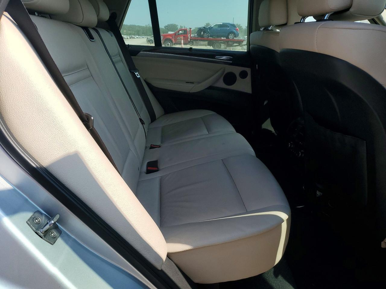 2012 Bmw X5 Xdrive50i Серебряный vin: 5UXZV8C54CL422174