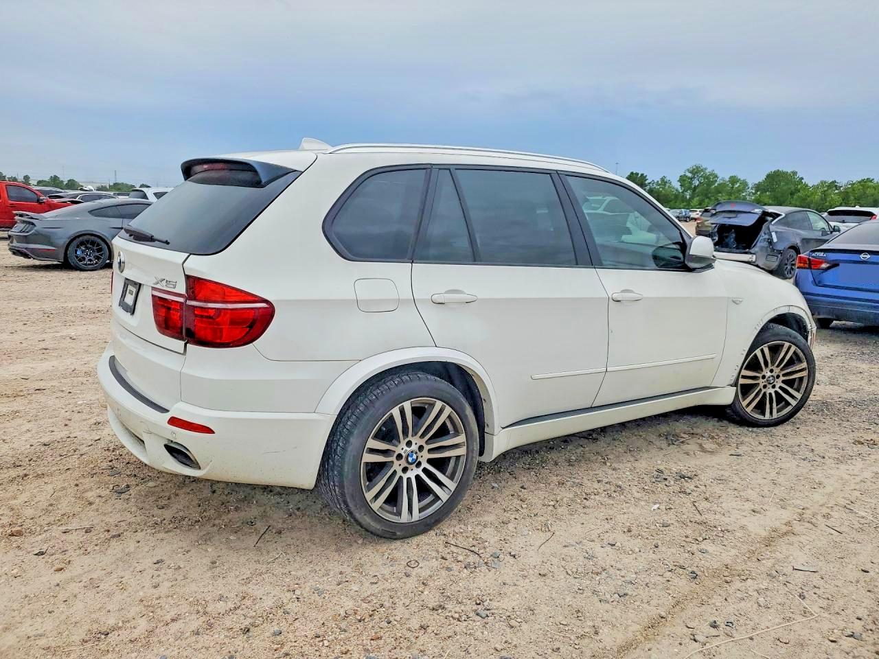 2012 Bmw X5 Xdrive50i White vin: 5UXZV8C54CL425222