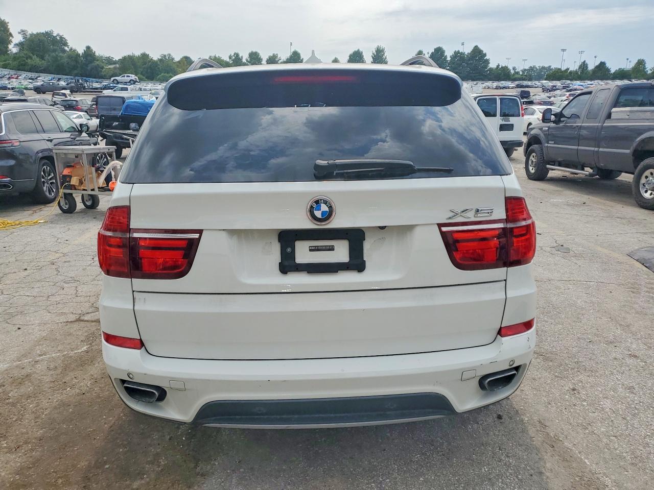 2012 Bmw X5 Xdrive50i White vin: 5UXZV8C55CL422457