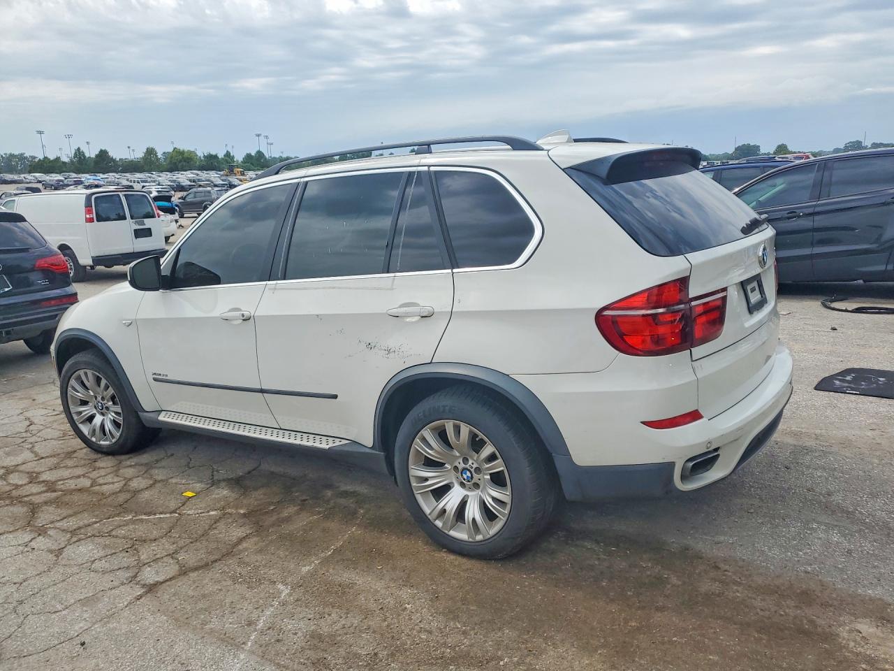 2012 Bmw X5 Xdrive50i White vin: 5UXZV8C55CL422457