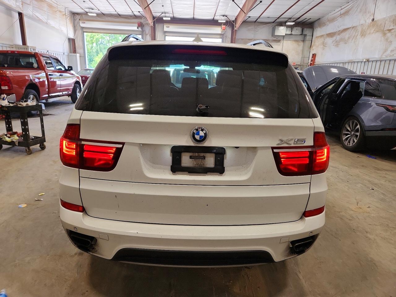 2012 Bmw X5 Xdrive50i White vin: 5UXZV8C55CL425729