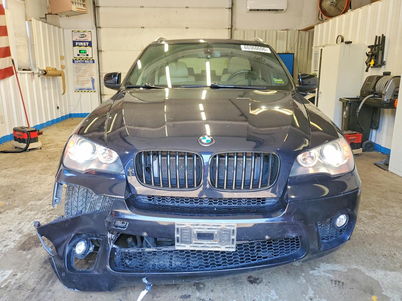 2011 Bmw X5 Xdrive50i Черный vin: 5UXZV8C56BL419825